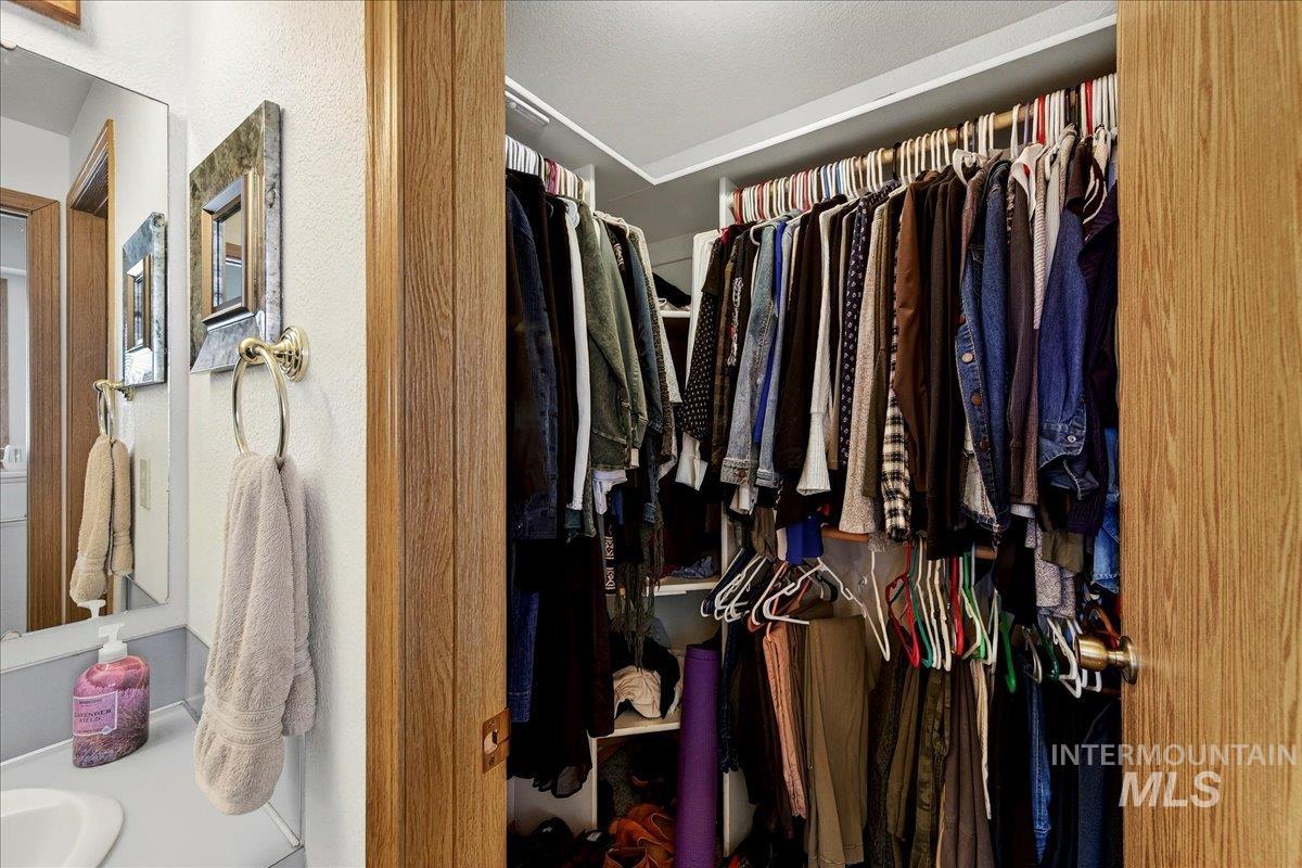 3215 Fircrest Ave, Caldwell, Idaho 83605, 3 Bedrooms, 2 Bathrooms, Residential For Sale, Price $334,900,MLS 98976876