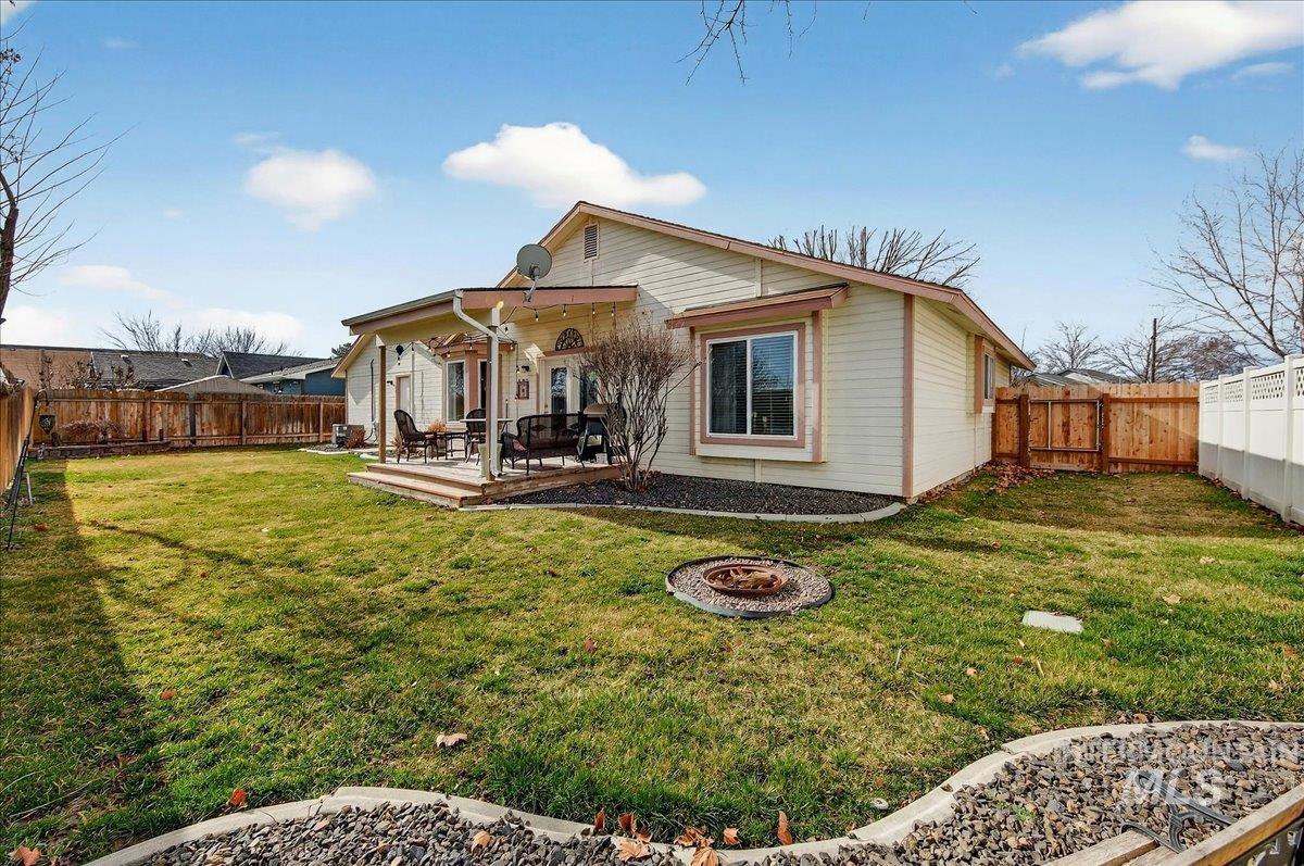 3215 Fircrest Ave, Caldwell, Idaho 83605, 3 Bedrooms, 2 Bathrooms, Residential For Sale, Price $334,900,MLS 98976876