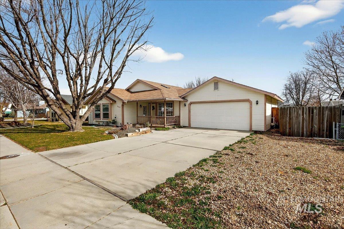 3215 Fircrest Ave, Caldwell, Idaho 83605, 3 Bedrooms, 2 Bathrooms, Residential For Sale, Price $334,900,MLS 98976876