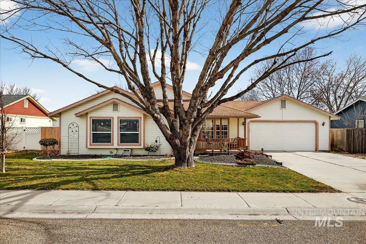 3215 Fircrest Ave, Caldwell, Idaho 83605, 3 Bedrooms, 2 Bathrooms, Residential For Sale, Price $334,900,MLS 98976876