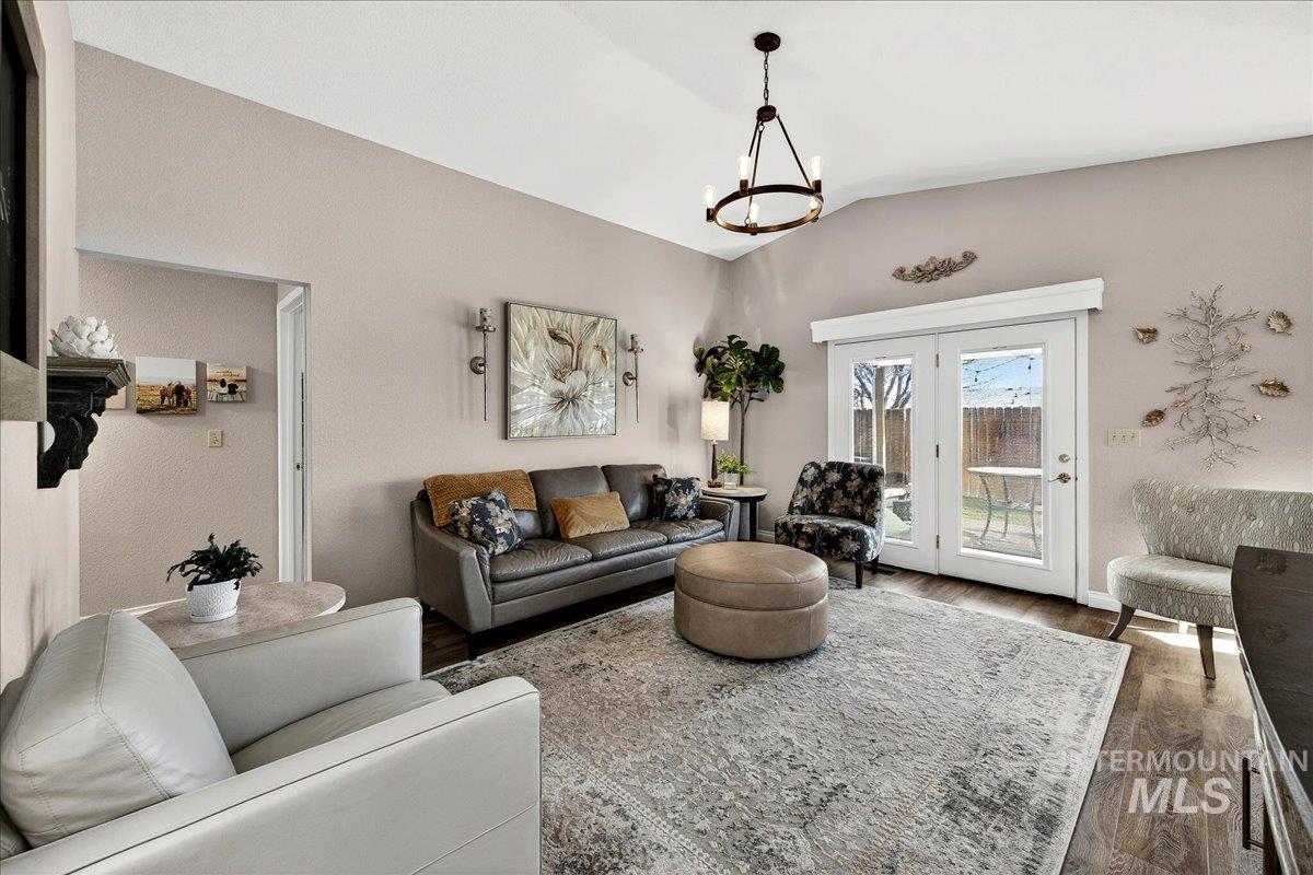 3215 Fircrest Ave, Caldwell, Idaho 83605, 3 Bedrooms, 2 Bathrooms, Residential For Sale, Price $334,900,MLS 98976876