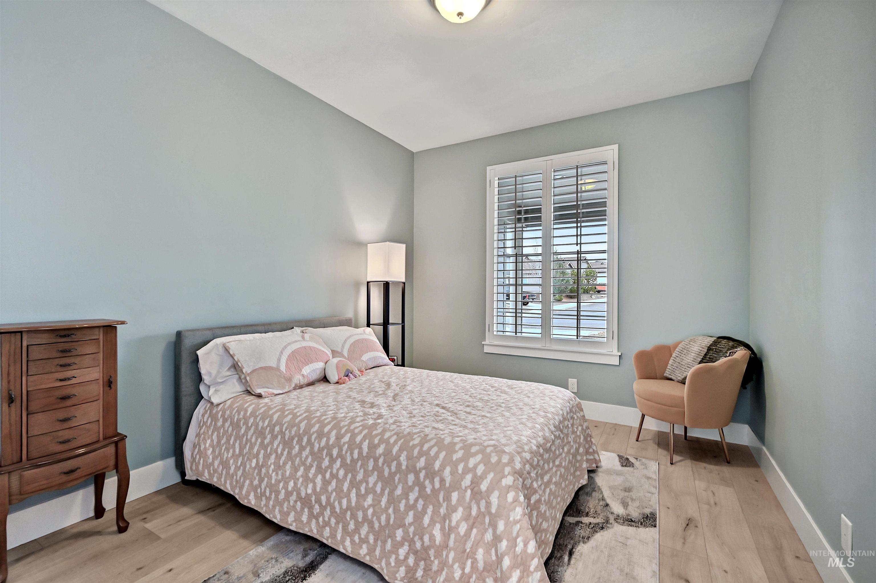 5699 W Creeks Edge Drive, Boise, Idaho 83714, 3 Bedrooms, 2 Bathrooms, Residential For Sale, Price $825,000, 98976877