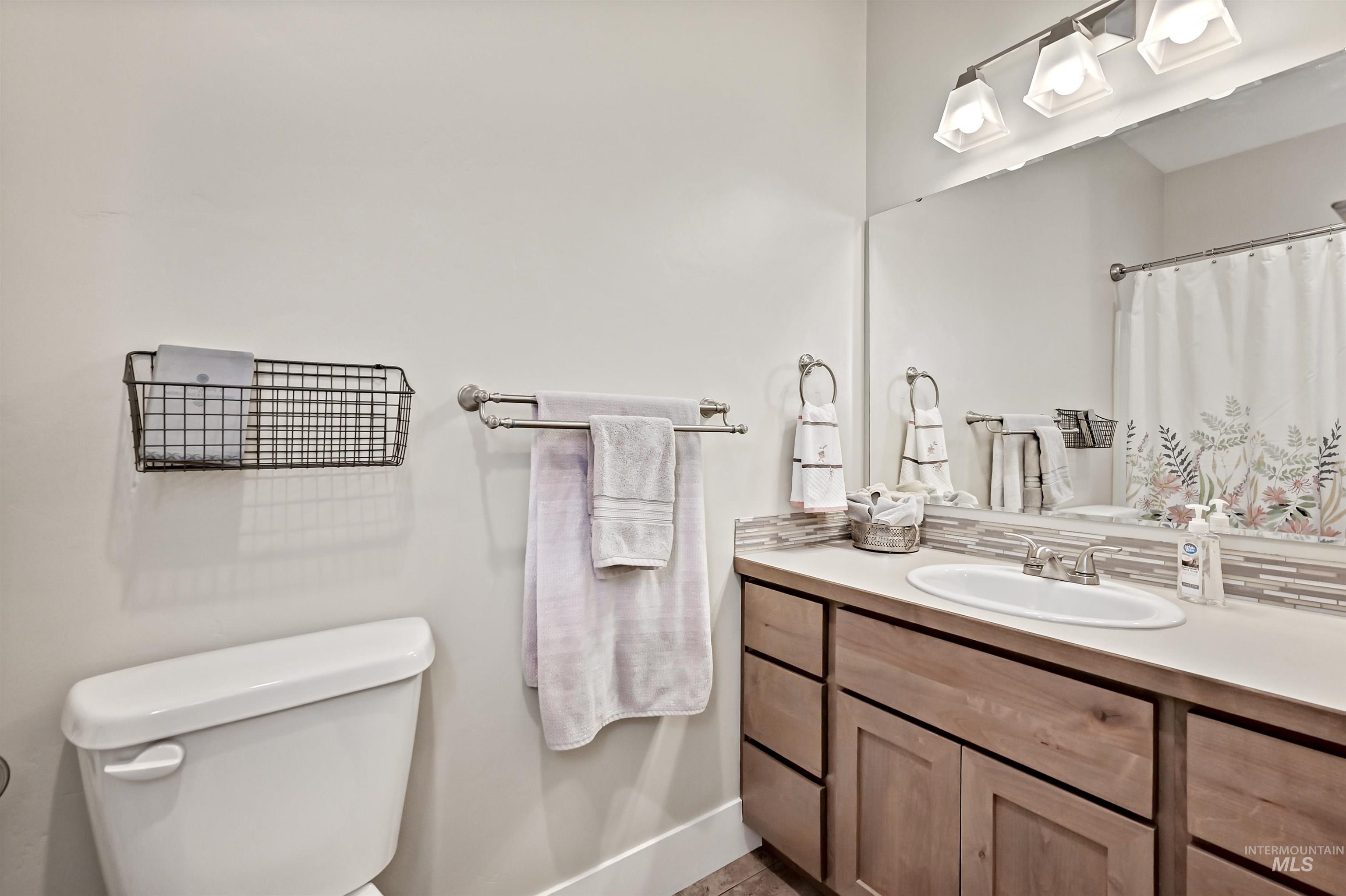 5699 W Creeks Edge Drive, Boise, Idaho 83714, 3 Bedrooms, 2 Bathrooms, Residential For Sale, Price $825,000, 98976877