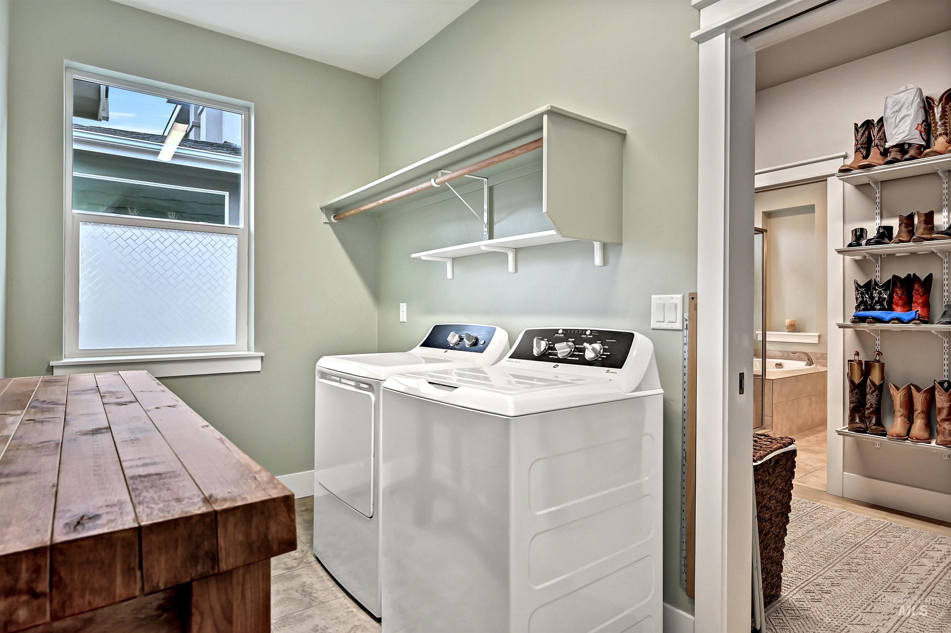 5699 W Creeks Edge Drive, Boise, Idaho 83714, 3 Bedrooms, 2 Bathrooms, Residential For Sale, Price $825,000, 98976877