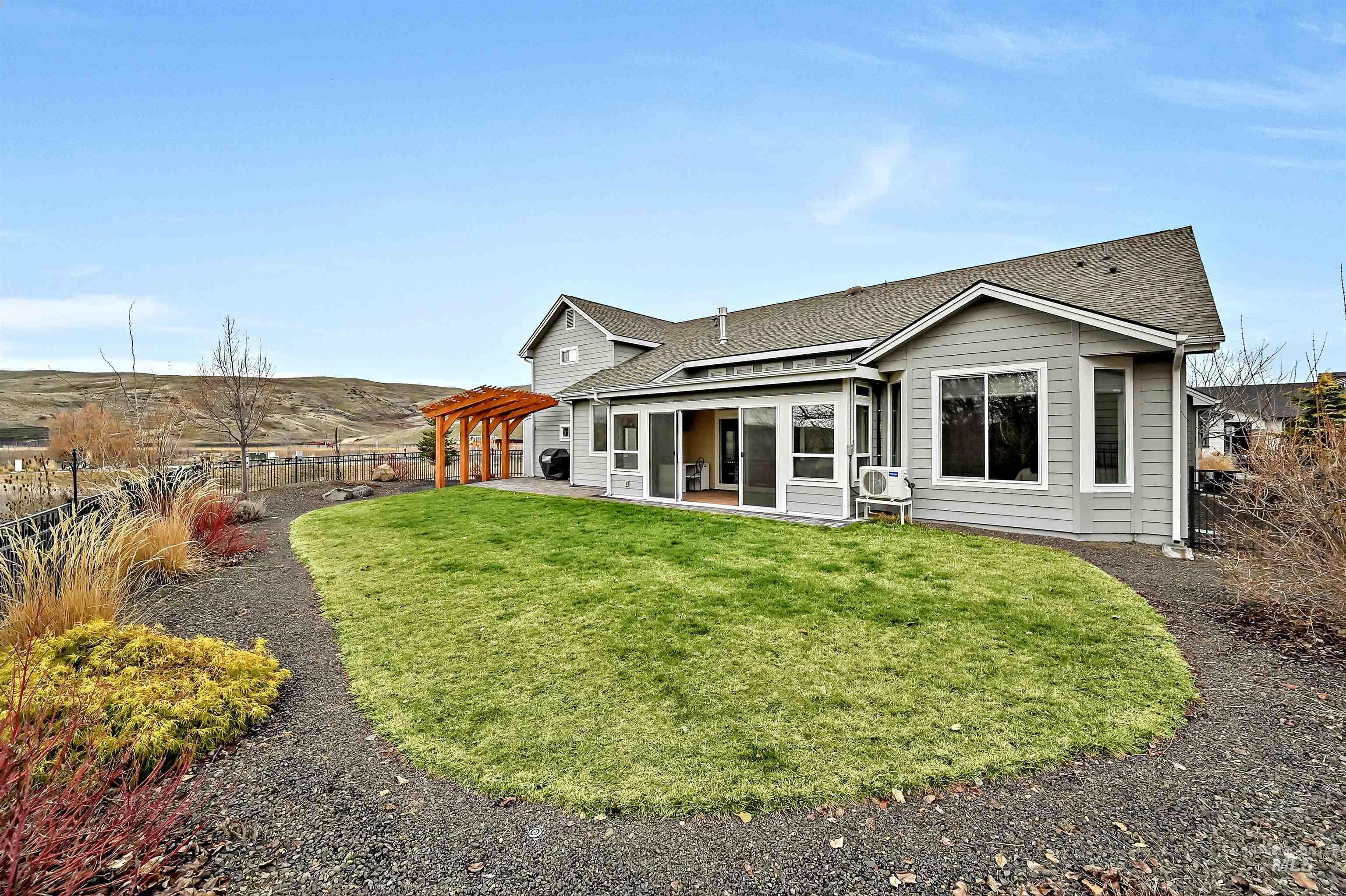 5699 W Creeks Edge Drive, Boise, Idaho 83714, 3 Bedrooms, 2 Bathrooms, Residential For Sale, Price $825,000, 98976877