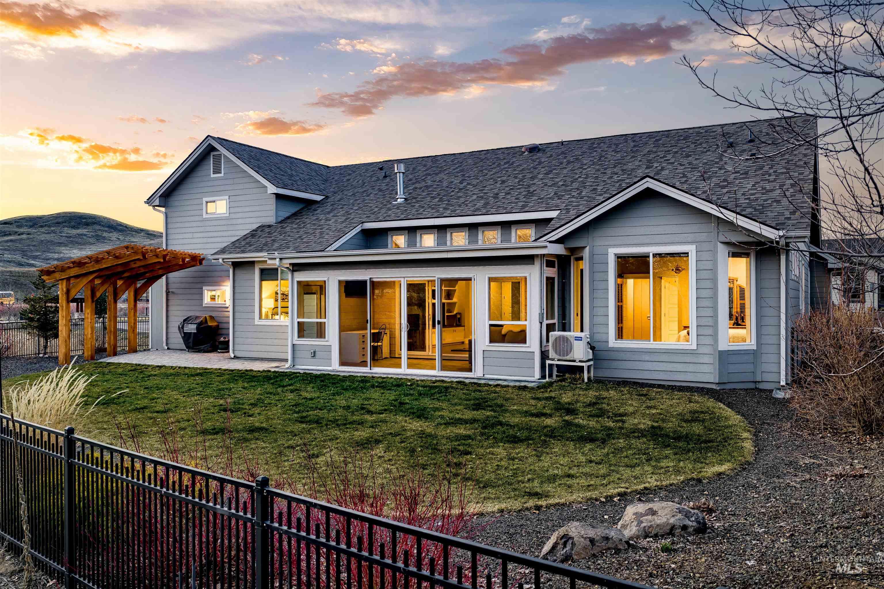 5699 W Creeks Edge Drive, Boise, Idaho 83714, 3 Bedrooms, 2 Bathrooms, Residential For Sale, Price $825,000, 98976877
