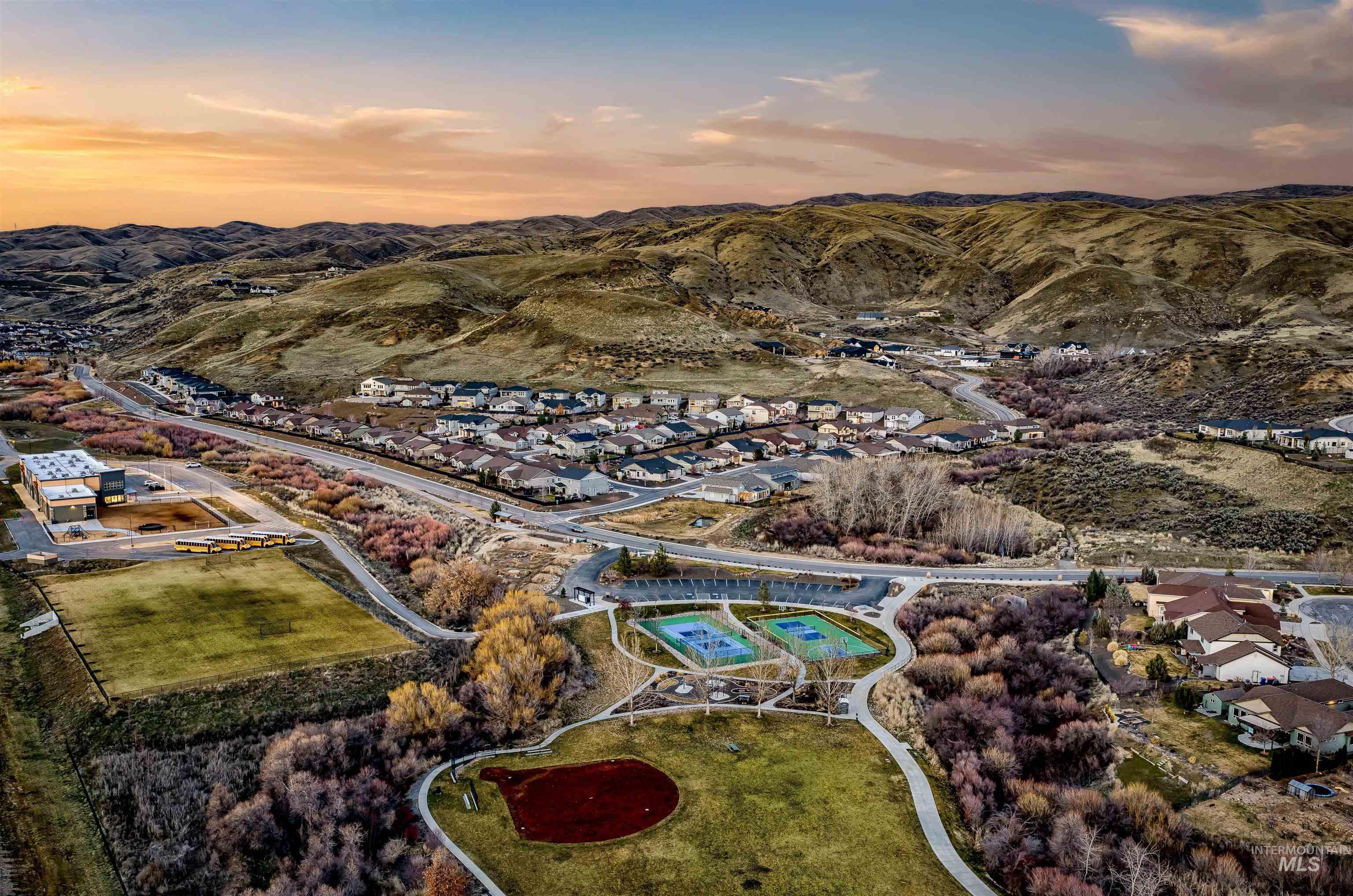 5699 W Creeks Edge Drive, Boise, Idaho 83714, 3 Bedrooms, 2 Bathrooms, Residential For Sale, Price $825,000, 98976877