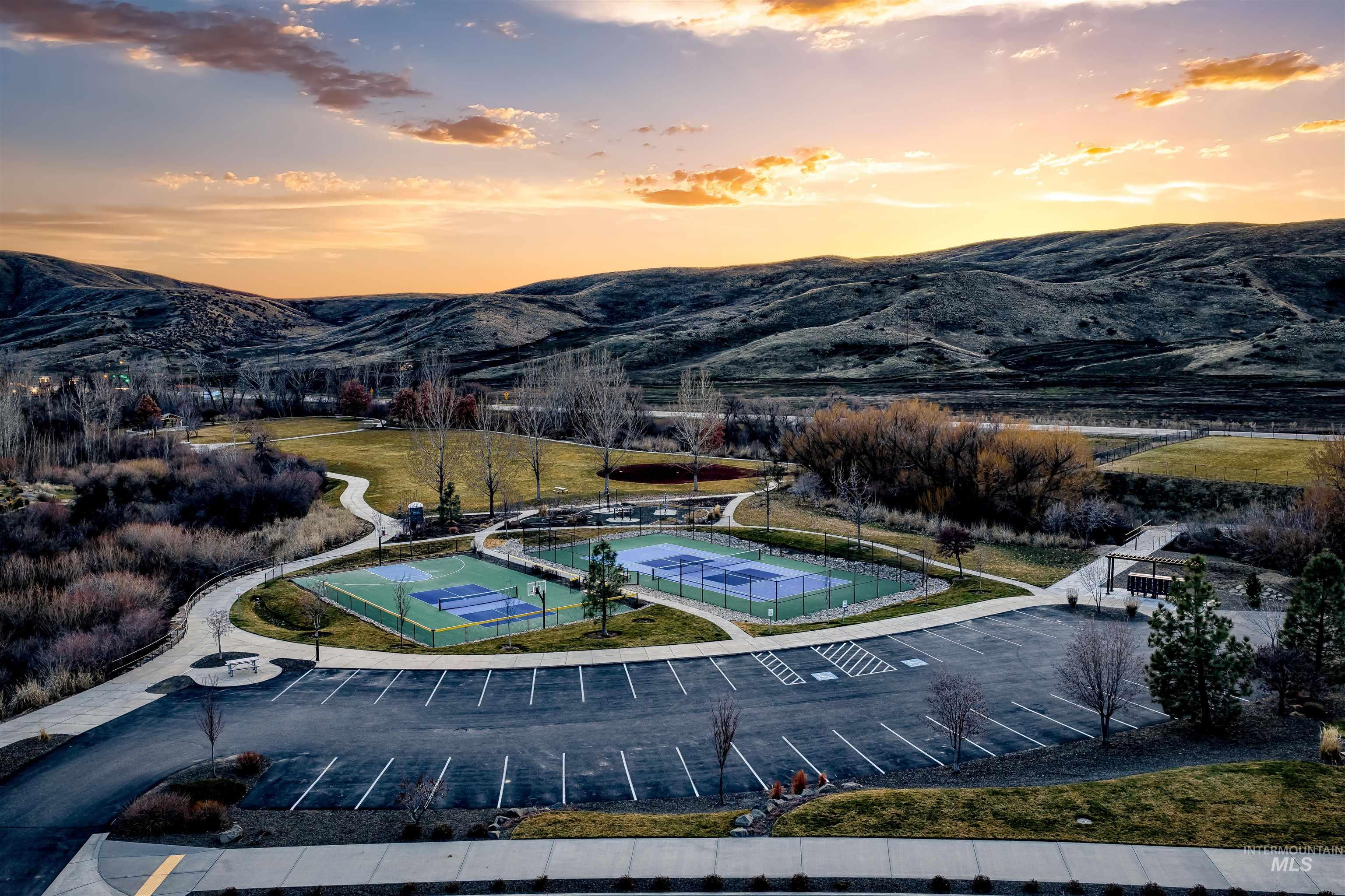 5699 W Creeks Edge Drive, Boise, Idaho 83714, 3 Bedrooms, 2 Bathrooms, Residential For Sale, Price $825,000, 98976877