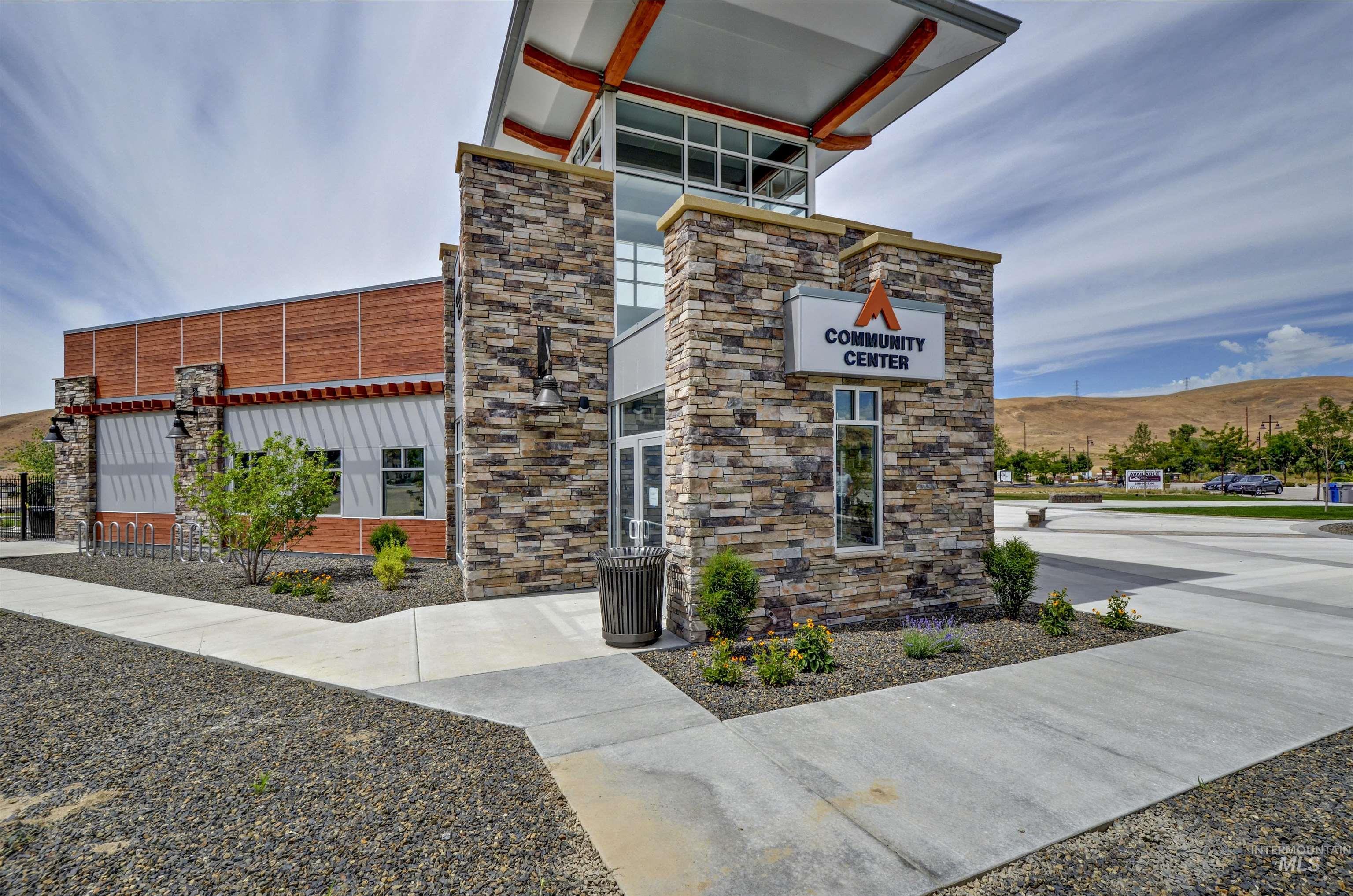 5699 W Creeks Edge Drive, Boise, Idaho 83714, 3 Bedrooms, 2 Bathrooms, Residential For Sale, Price $825,000, 98976877