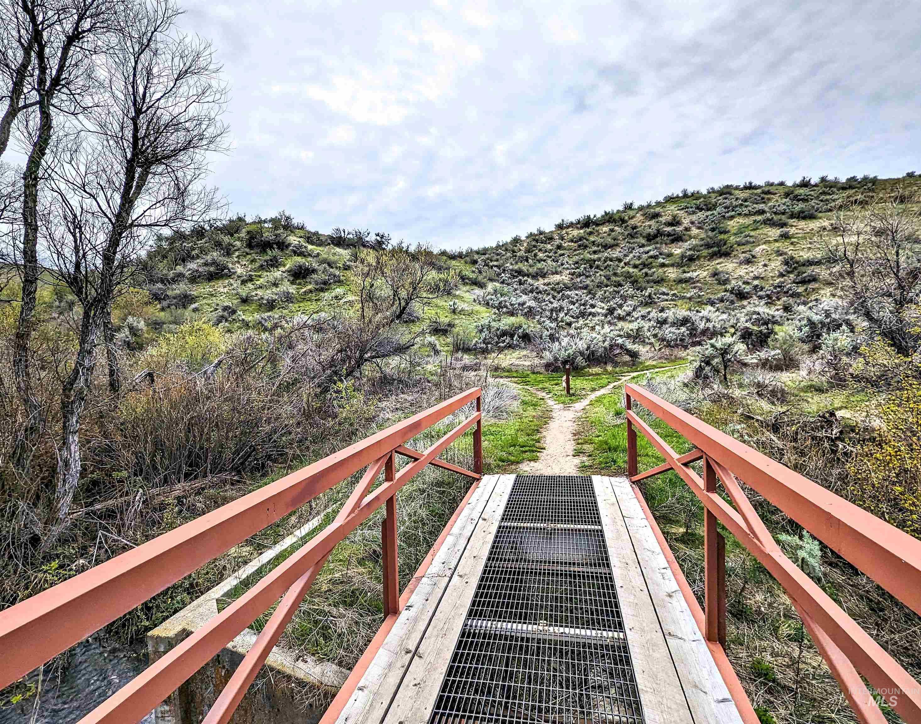 5699 W Creeks Edge Drive, Boise, Idaho 83714, 3 Bedrooms, 2 Bathrooms, Residential For Sale, Price $825,000, 98976877