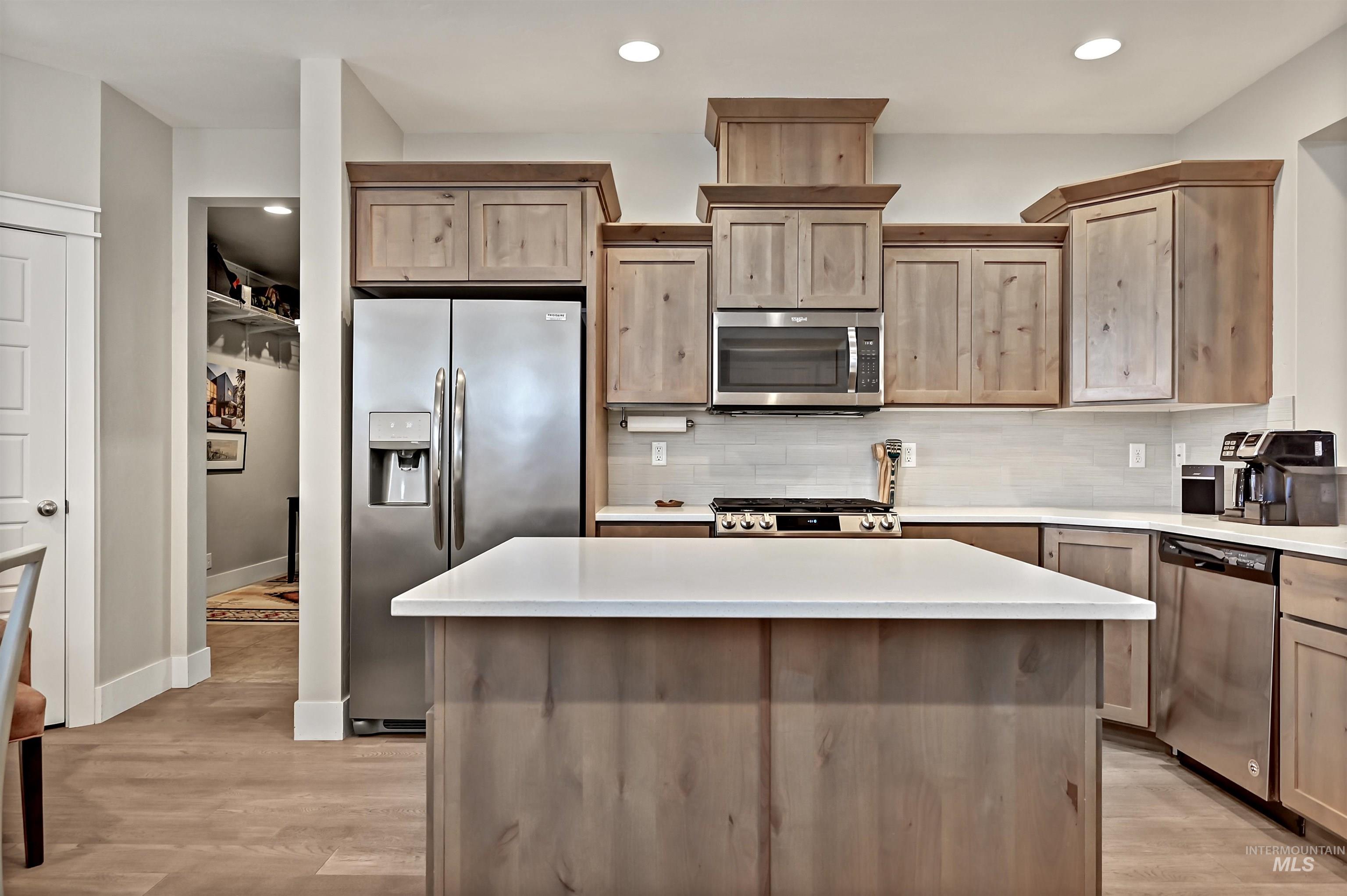 5699 W Creeks Edge Drive, Boise, Idaho 83714, 3 Bedrooms, 2 Bathrooms, Residential For Sale, Price $825,000, 98976877