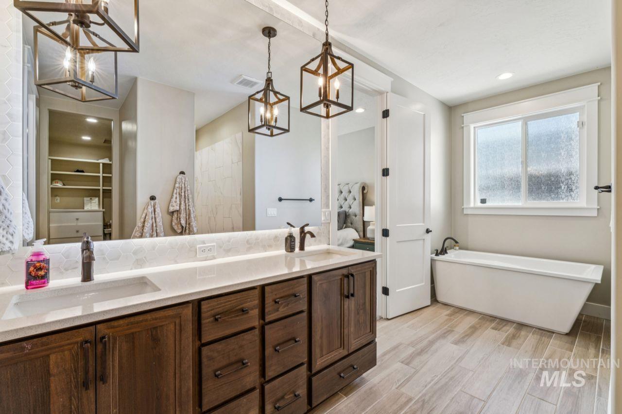 3945 E Fratello St., Meridian, Idaho 83642, 3 Bedrooms, 2 Bathrooms, Residential For Sale, Price $759,999, 98976883