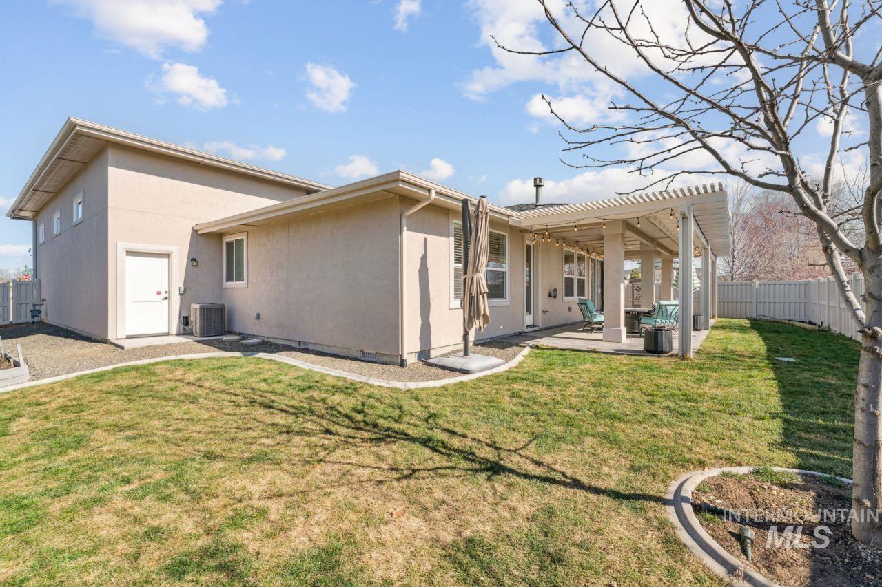 3945 E Fratello St., Meridian, Idaho 83642, 3 Bedrooms, 2 Bathrooms, Residential For Sale, Price $759,999, 98976883