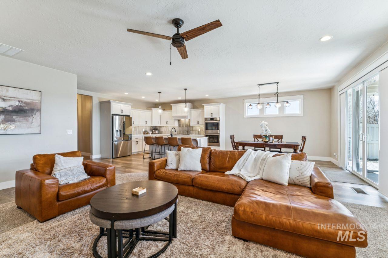 3945 E Fratello St., Meridian, Idaho 83642, 3 Bedrooms, 2 Bathrooms, Residential For Sale, Price $759,999, 98976883