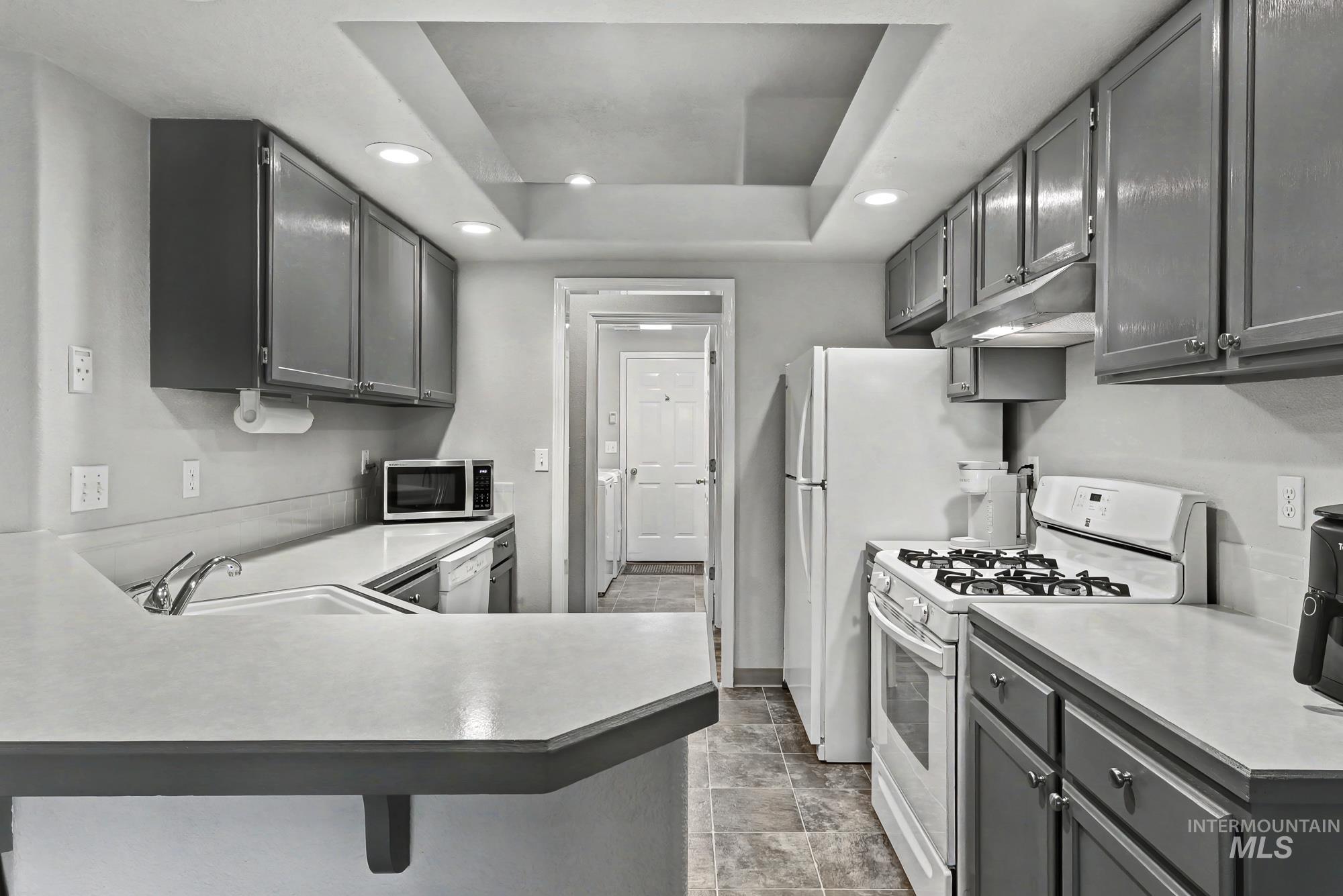 10411 W Rifleman St, Boise, Idaho 83704, 3 Bedrooms, 2 Bathrooms, Residential For Sale, Price $424,900,MLS 98976885