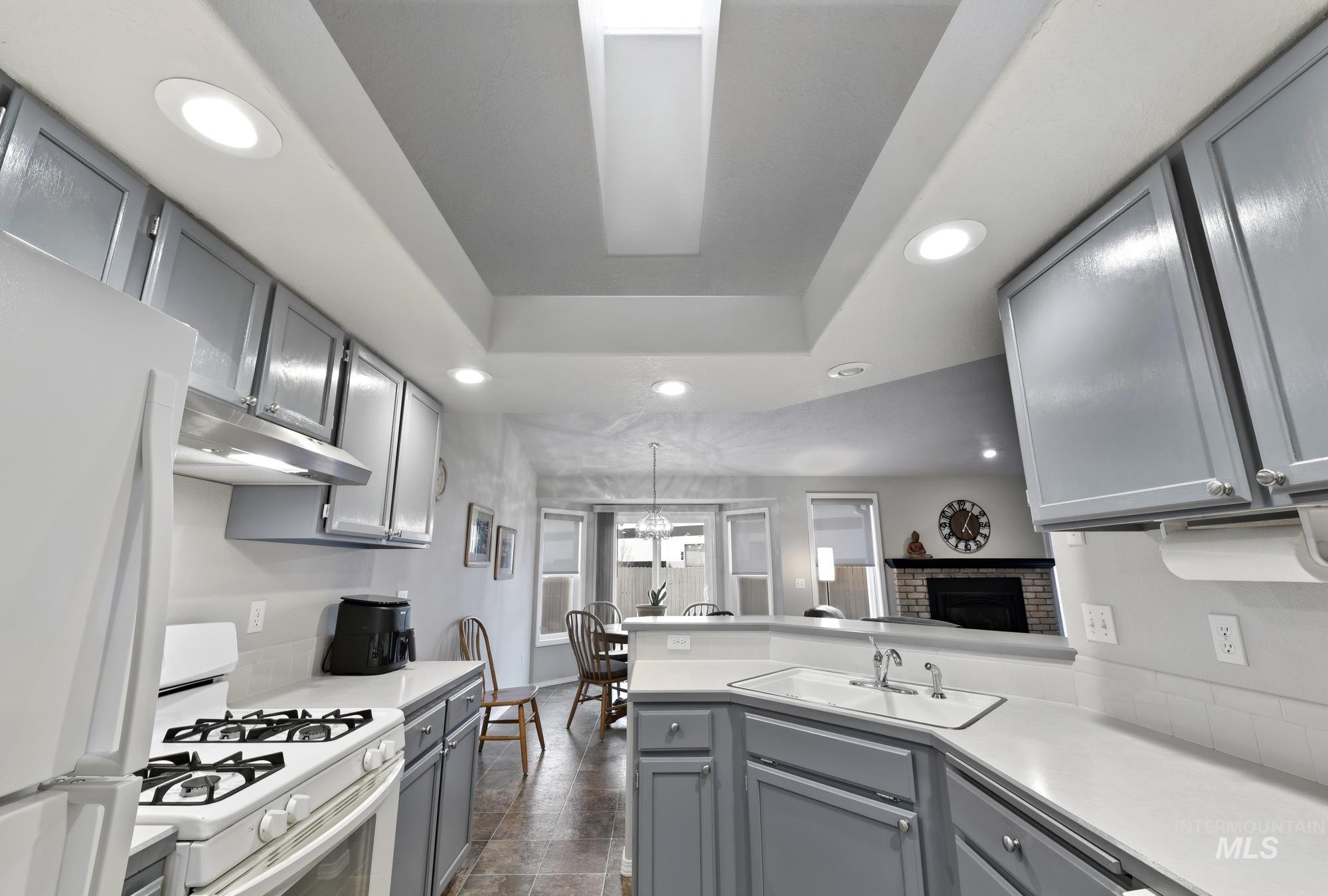 10411 W Rifleman St, Boise, Idaho 83704, 3 Bedrooms, 2 Bathrooms, Residential For Sale, Price $424,900,MLS 98976885