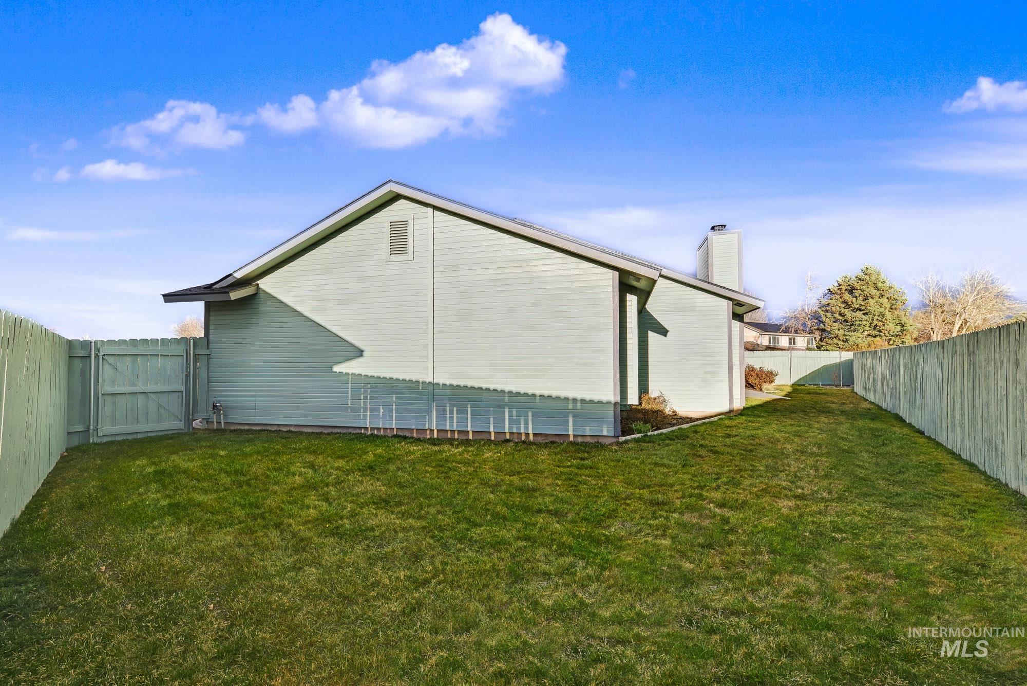 10411 W Rifleman St, Boise, Idaho 83704, 3 Bedrooms, 2 Bathrooms, Residential For Sale, Price $424,900,MLS 98976885