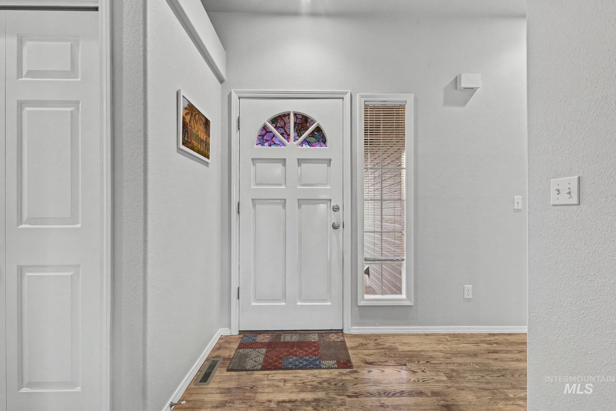 10411 W Rifleman St, Boise, Idaho 83704, 3 Bedrooms, 2 Bathrooms, Residential For Sale, Price $424,900,MLS 98976885