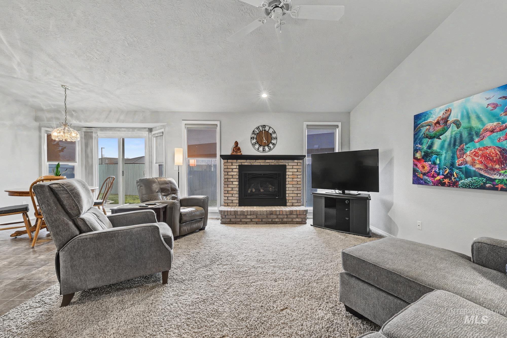 10411 W Rifleman St, Boise, Idaho 83704, 3 Bedrooms, 2 Bathrooms, Residential For Sale, Price $424,900,MLS 98976885