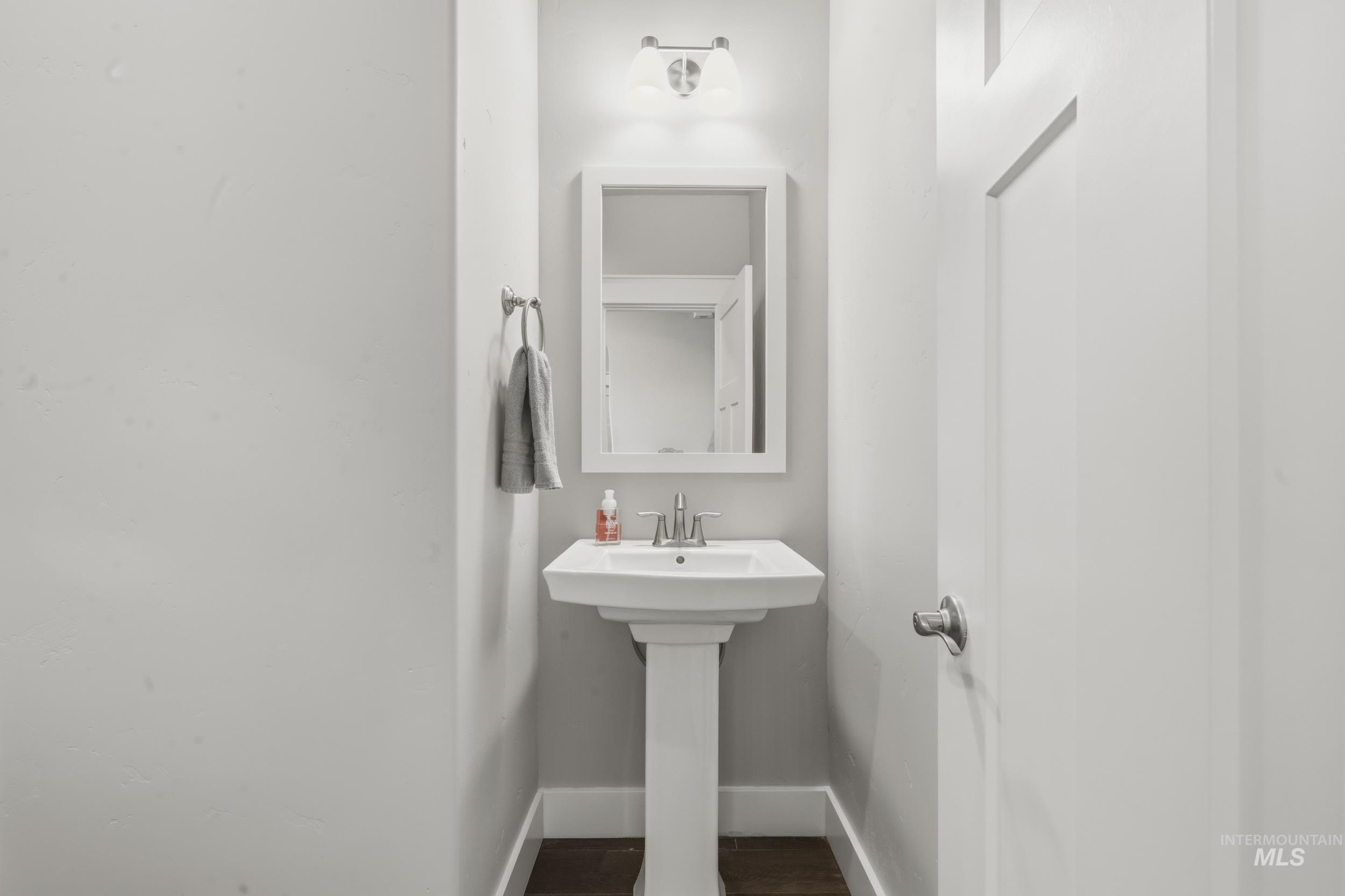 1086 N. Redspire Ave., Star, Idaho 83669, 4 Bedrooms, 2.5 Bathrooms, Residential For Sale, Price $825,000, 98976886