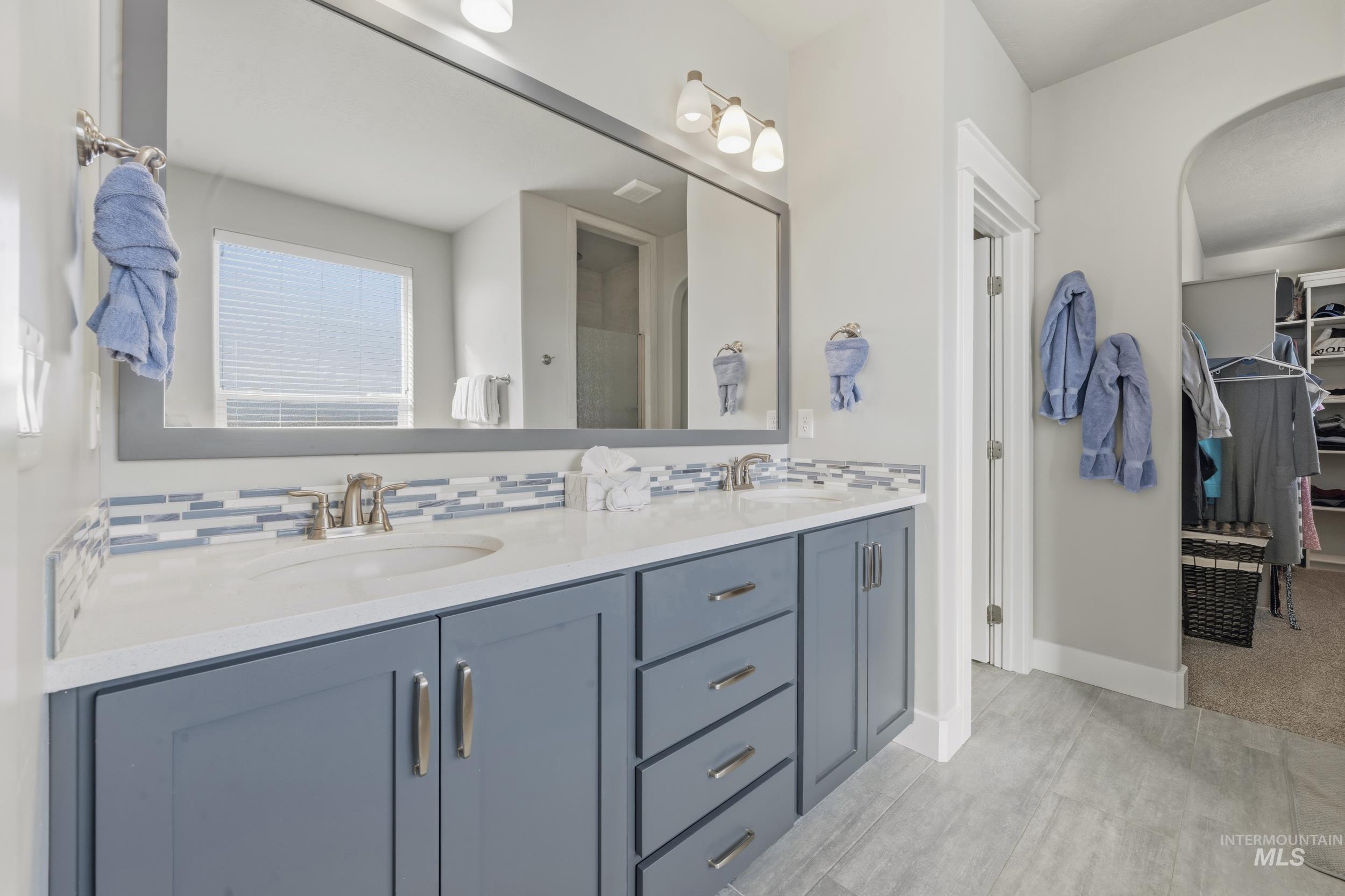 1086 N. Redspire Ave., Star, Idaho 83669, 4 Bedrooms, 2.5 Bathrooms, Residential For Sale, Price $825,000, 98976886