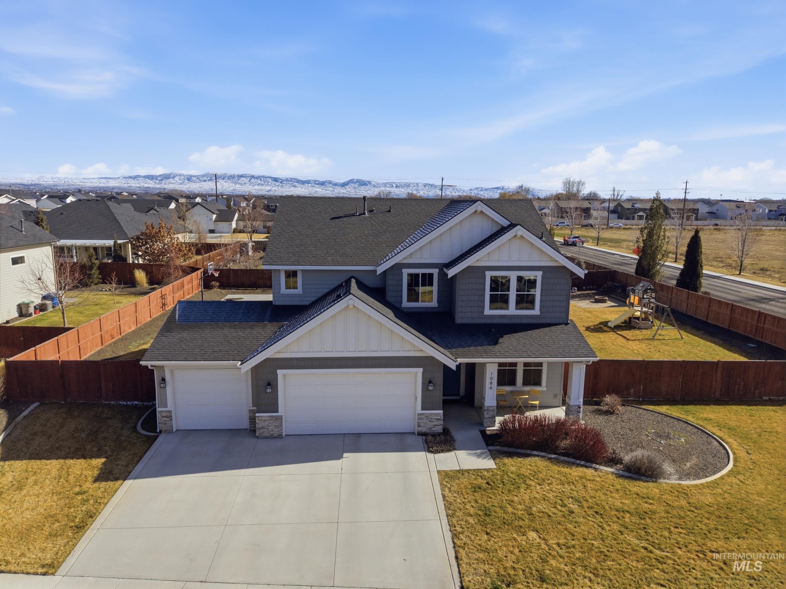 1086 N. Redspire Ave., Star, Idaho 83669, 4 Bedrooms, 2.5 Bathrooms, Residential For Sale, Price $825,000, 98976886