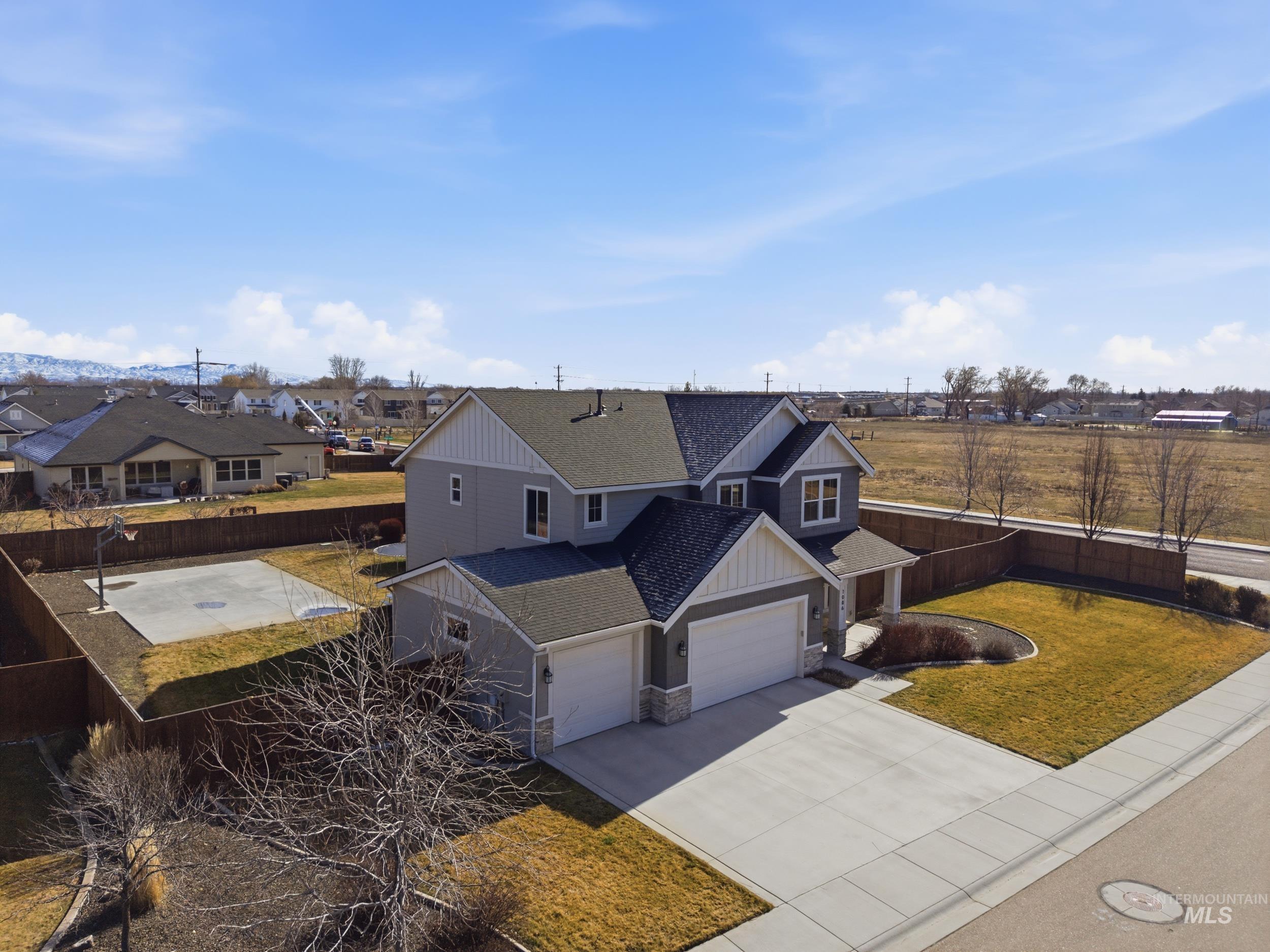 1086 N. Redspire Ave., Star, Idaho 83669, 4 Bedrooms, 2.5 Bathrooms, Residential For Sale, Price $825,000, 98976886