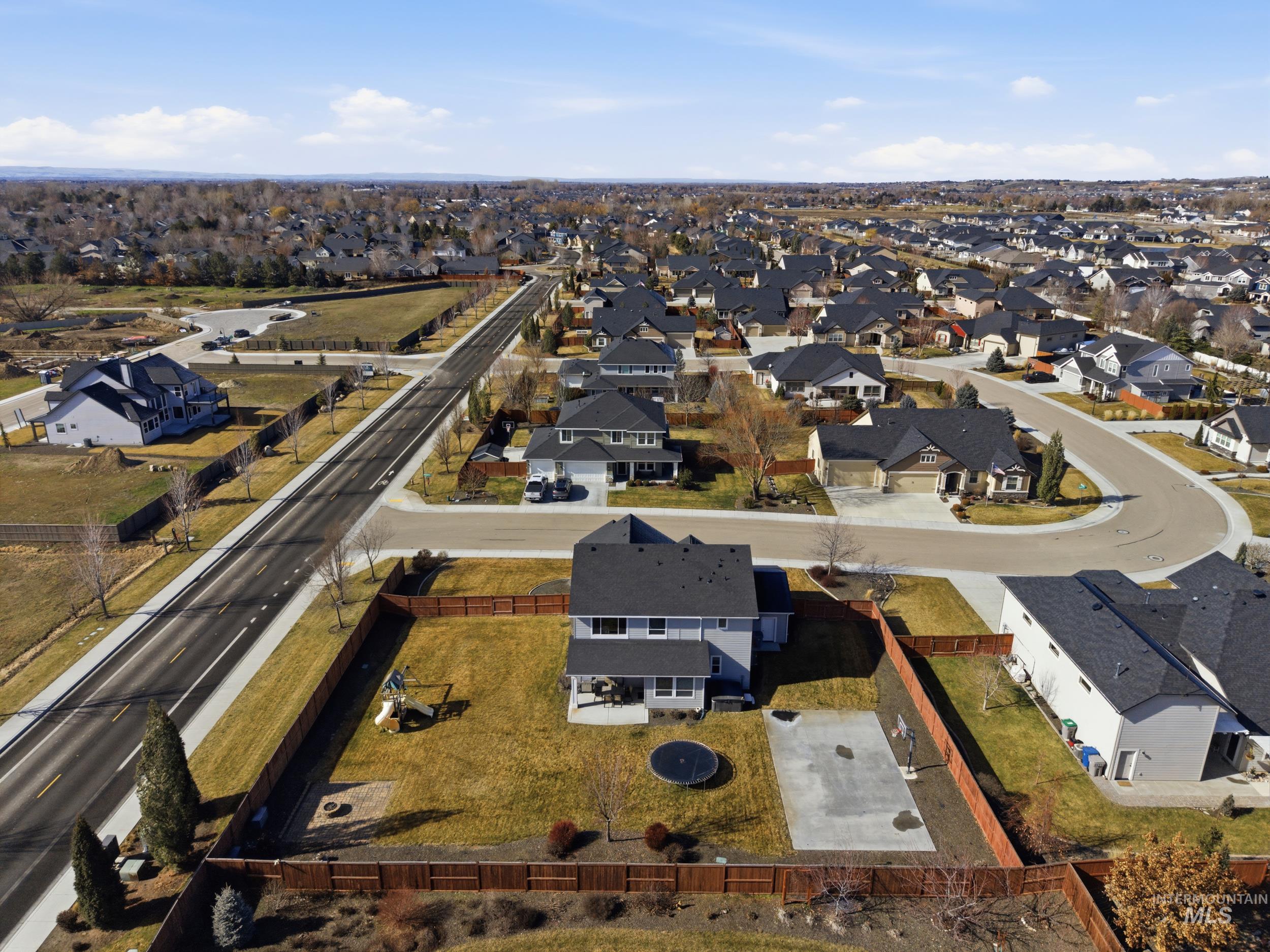 1086 N. Redspire Ave., Star, Idaho 83669, 4 Bedrooms, 2.5 Bathrooms, Residential For Sale, Price $825,000, 98976886