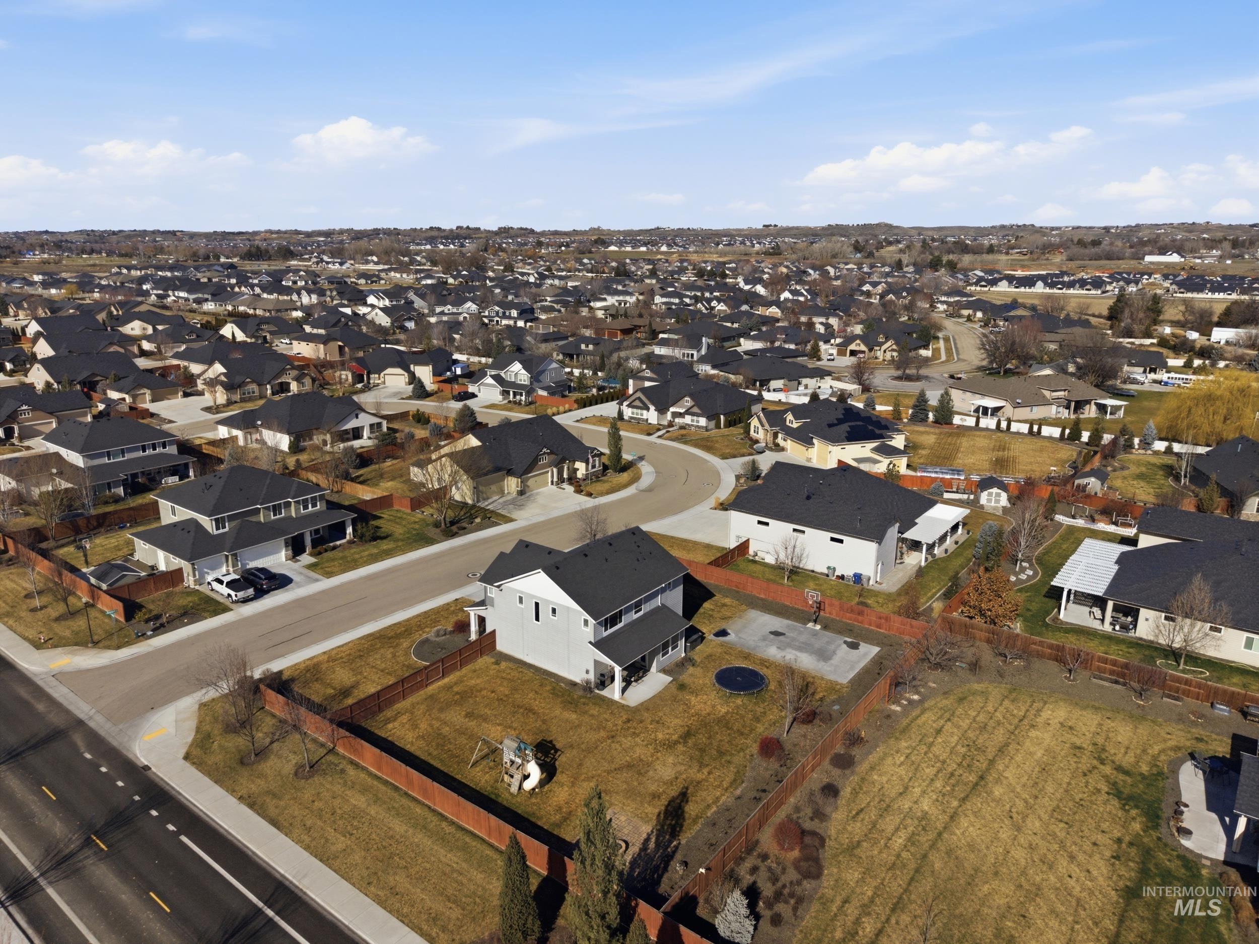 1086 N. Redspire Ave., Star, Idaho 83669, 4 Bedrooms, 2.5 Bathrooms, Residential For Sale, Price $825,000, 98976886