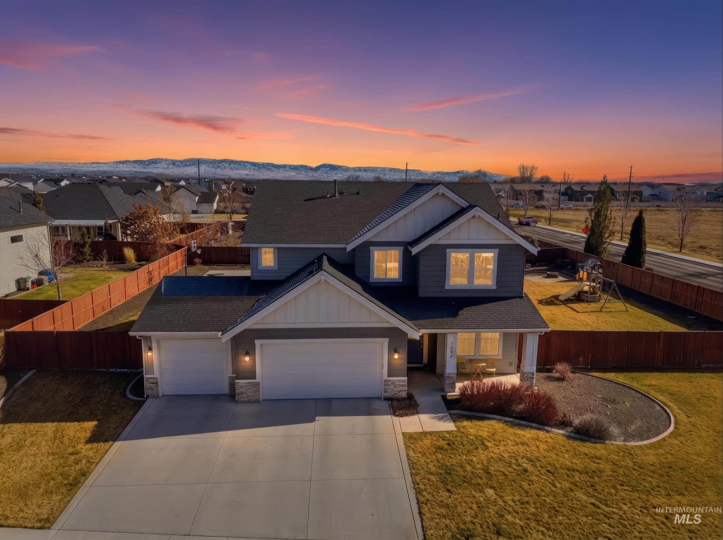 1086 N. Redspire Ave., Star, Idaho 83669, 4 Bedrooms, 2.5 Bathrooms, Residential For Sale, Price $825,000, 98976886