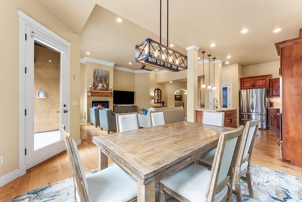 2148 S Links Place, Eagle, Idaho 83616, 3 Bedrooms, 3 Bathrooms, Residential For Sale, Price $995,000, 98976887