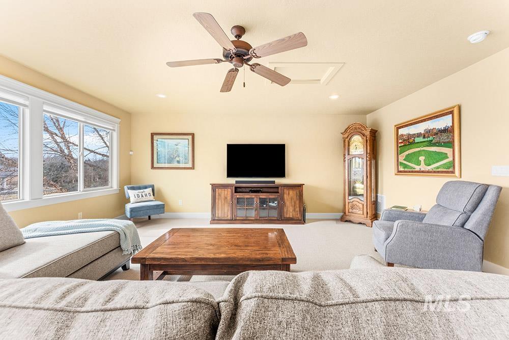 2148 S Links Place, Eagle, Idaho 83616, 3 Bedrooms, 3 Bathrooms, Residential For Sale, Price $995,000, 98976887