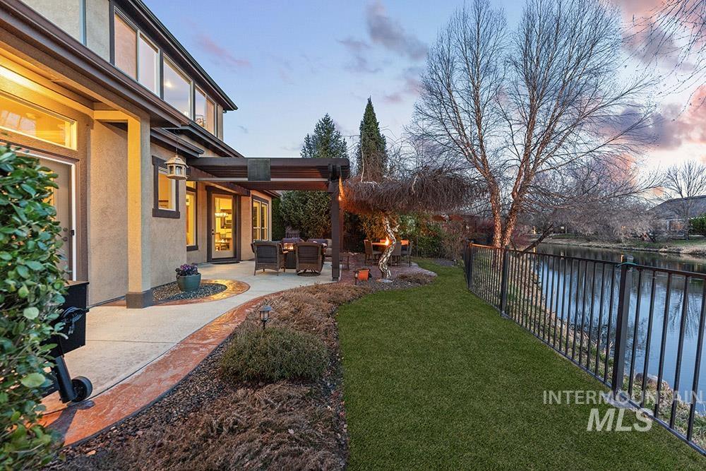 2148 S Links Place, Eagle, Idaho 83616, 3 Bedrooms, 3 Bathrooms, Residential For Sale, Price $995,000, 98976887