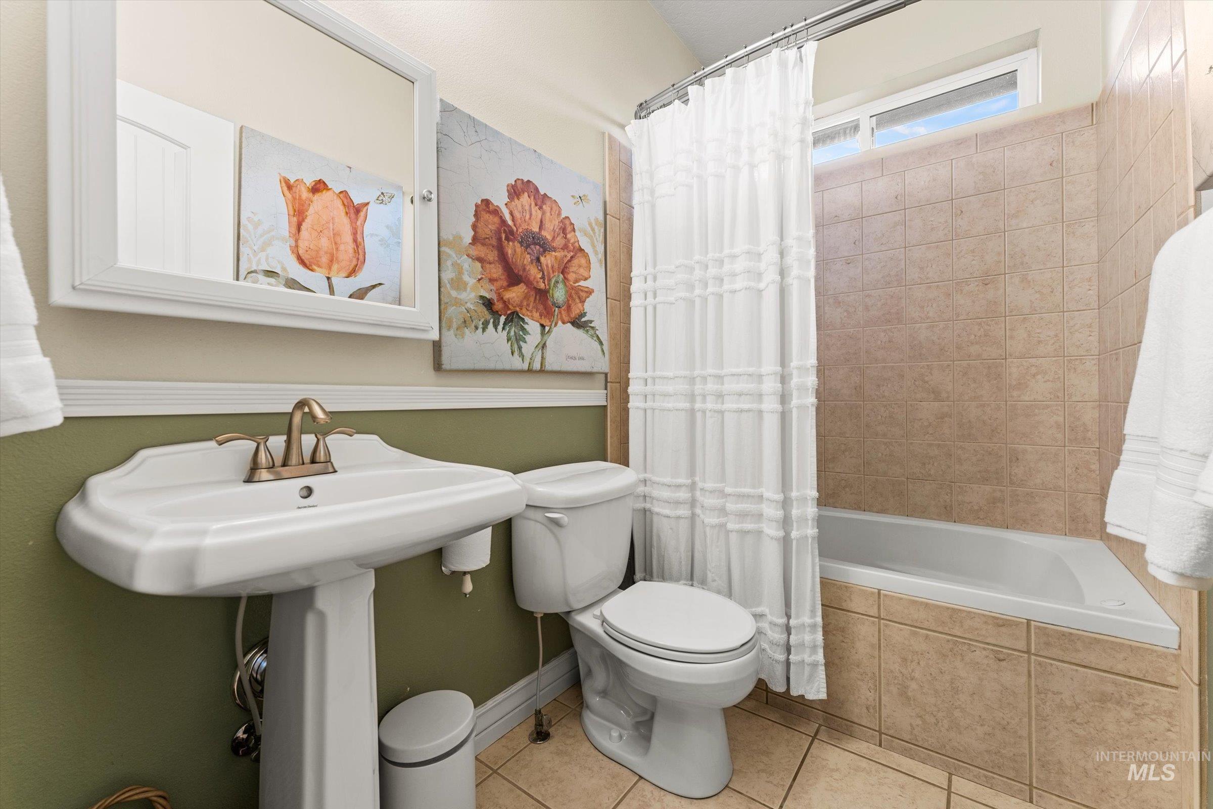 1785 Walnut Ave., Fruitland, Idaho 83619, 3 Bedrooms, 2 Bathrooms, Residential For Sale, Price $545,000,MLS 98976888