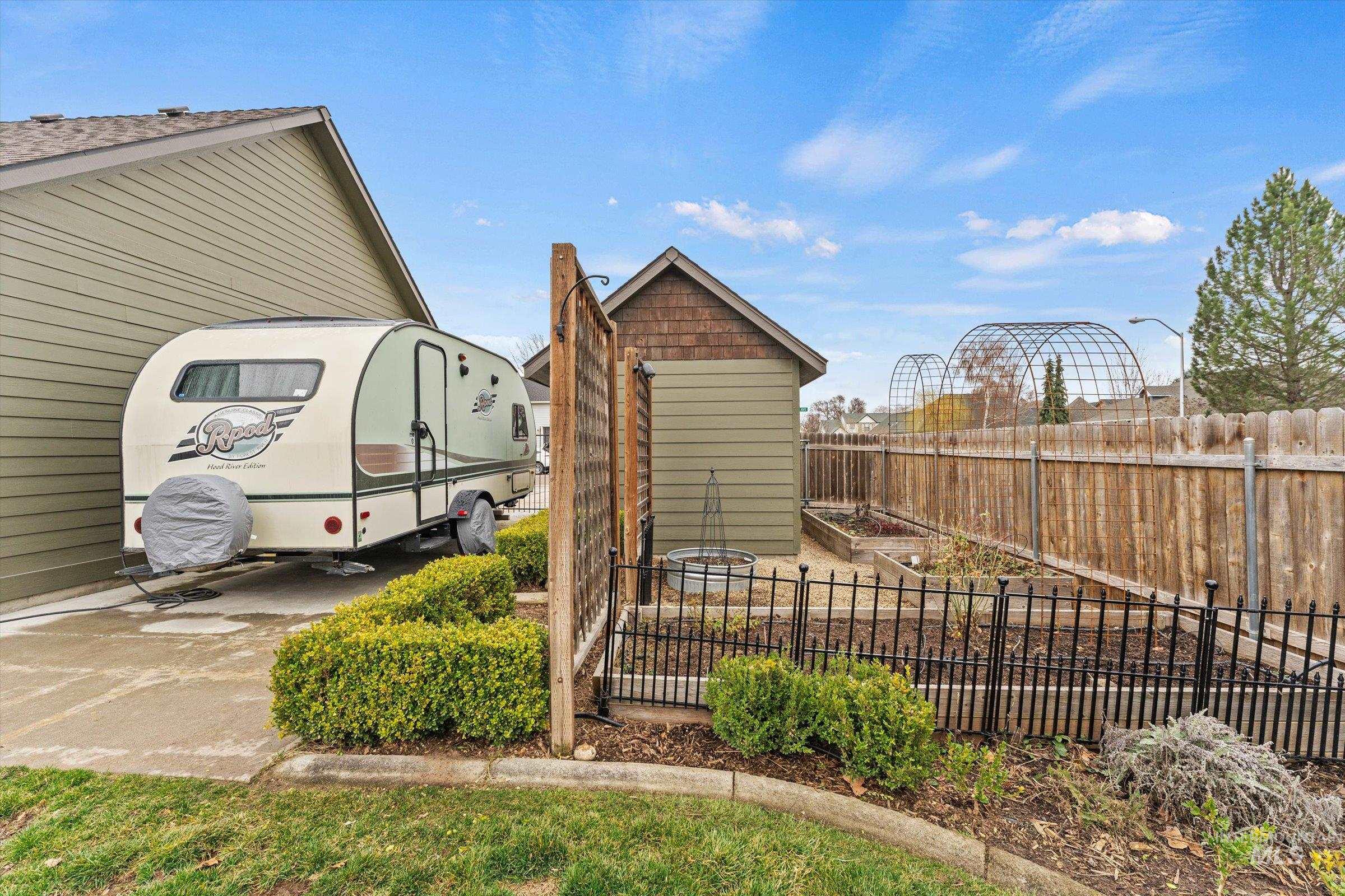 1785 Walnut Ave., Fruitland, Idaho 83619, 3 Bedrooms, 2 Bathrooms, Residential For Sale, Price $545,000,MLS 98976888