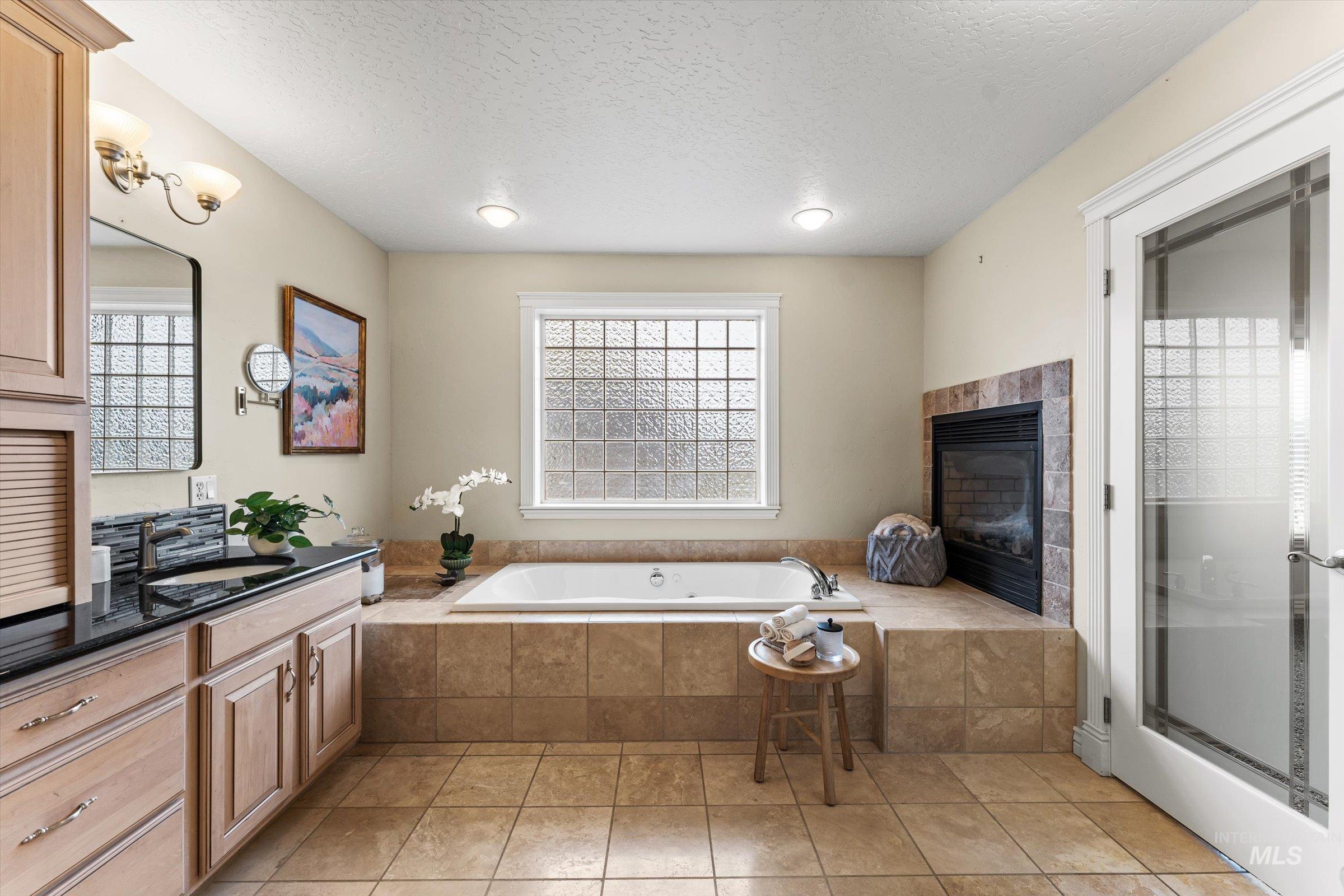 1785 Walnut Ave., Fruitland, Idaho 83619, 3 Bedrooms, 2 Bathrooms, Residential For Sale, Price $549,000,MLS 98976888