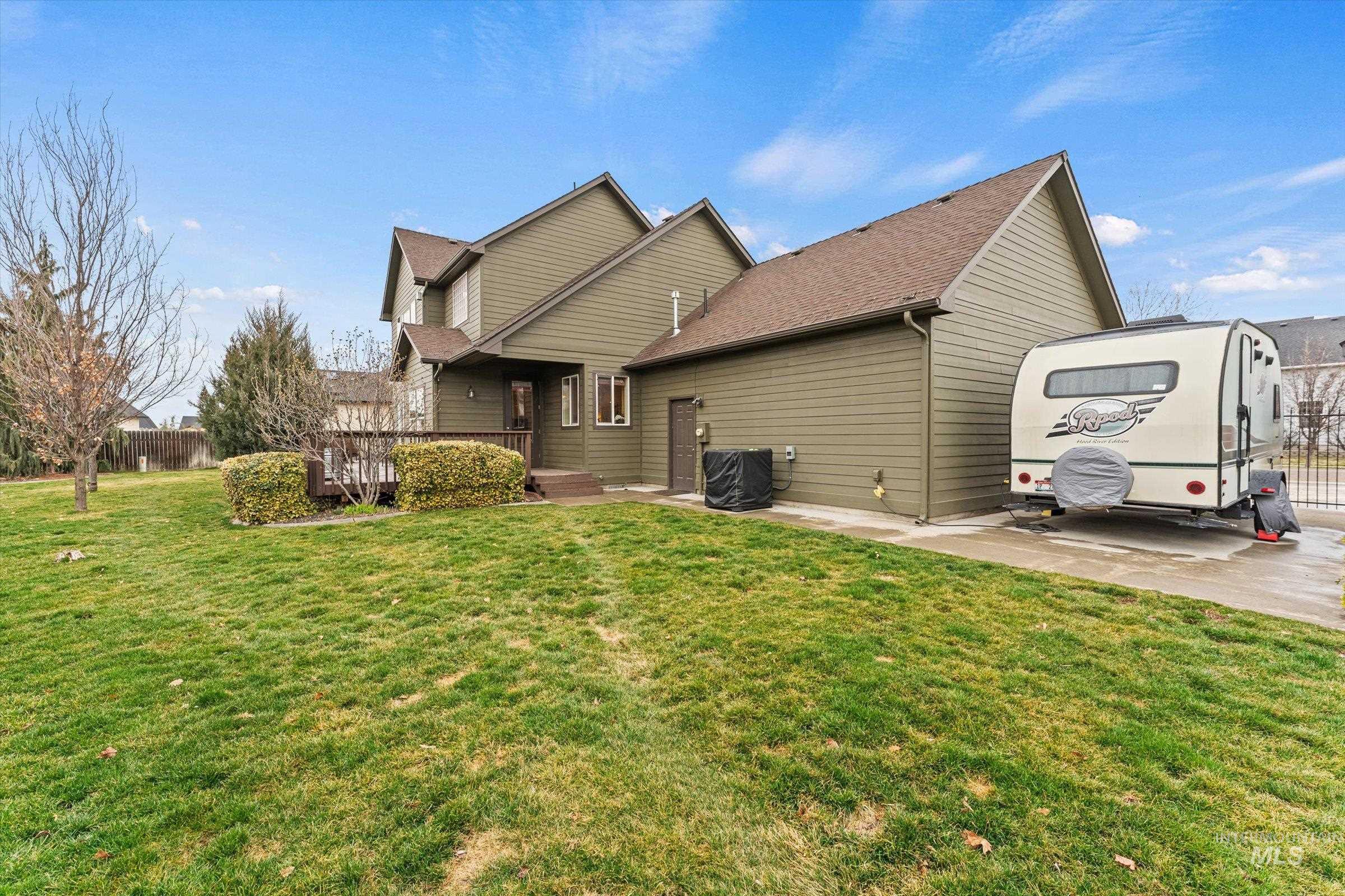 1785 Walnut Ave., Fruitland, Idaho 83619, 3 Bedrooms, 2 Bathrooms, Residential For Sale, Price $549,000,MLS 98976888