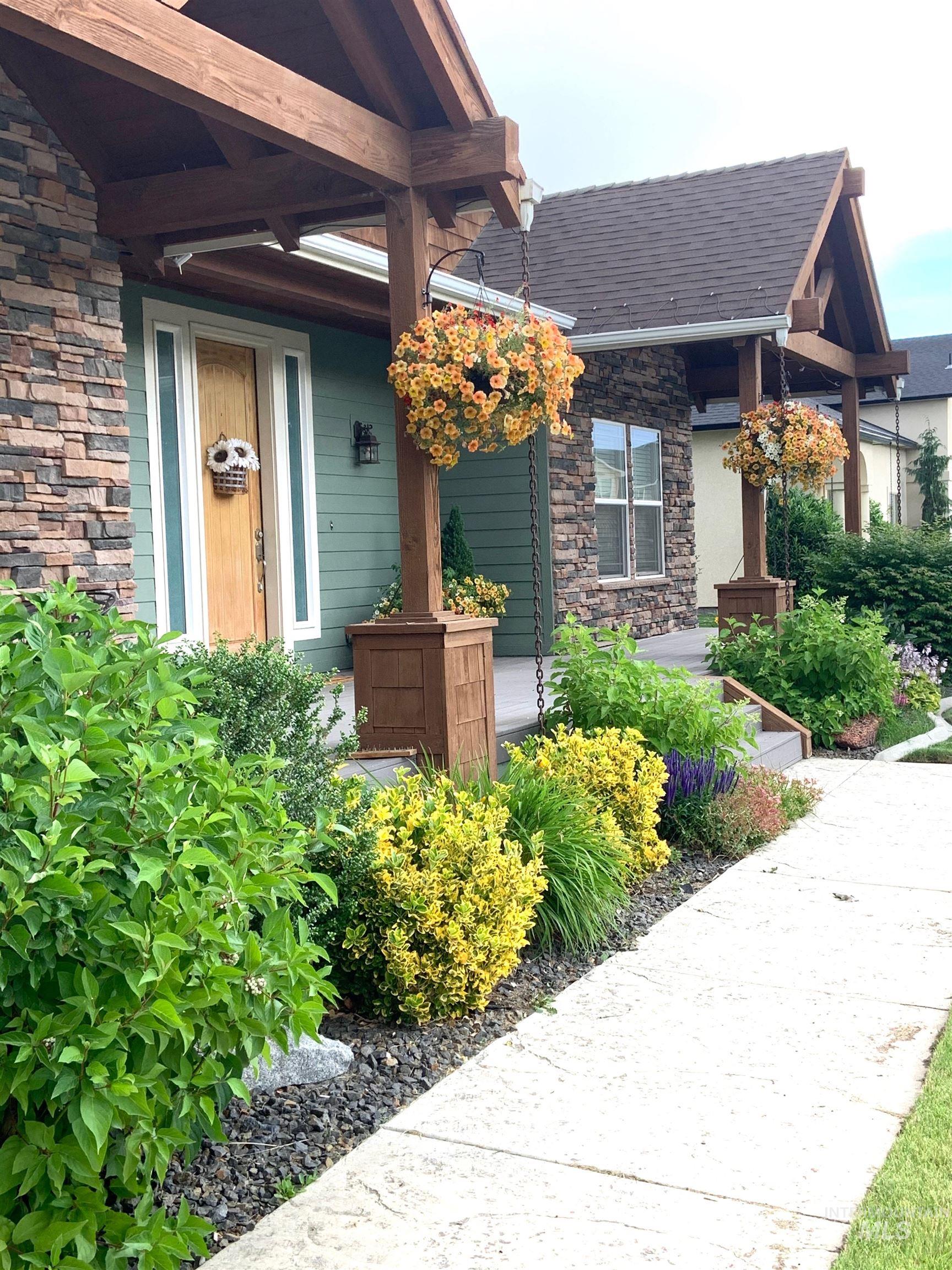 1785 Walnut Ave., Fruitland, Idaho 83619, 3 Bedrooms, 2 Bathrooms, Residential For Sale, Price $545,000,MLS 98976888