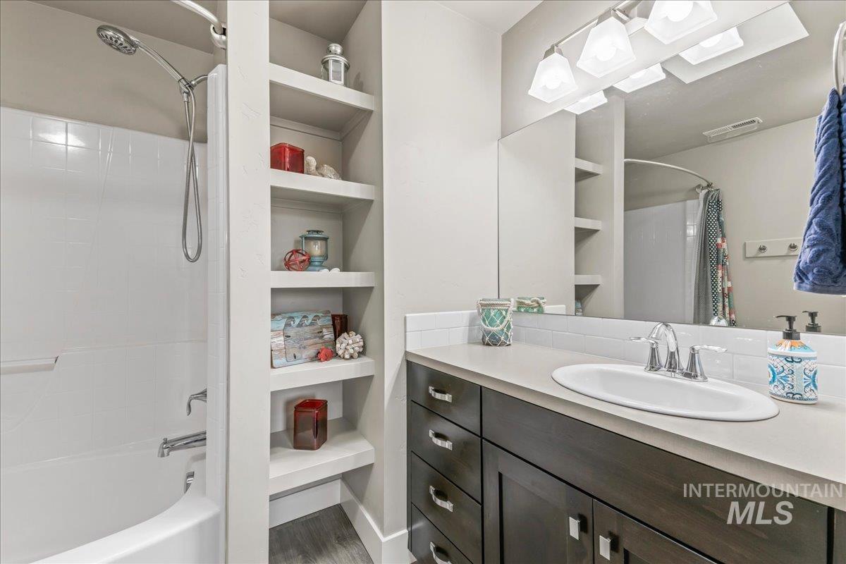 4113 W Wolf Rapids St, Meridian, Idaho 83646, 4 Bedrooms, 3.5 Bathrooms, Residential For Sale, Price $869,900, 98976889