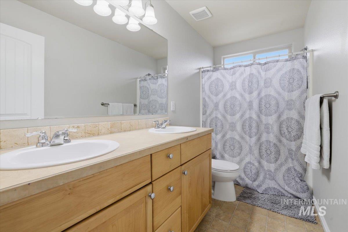 1579 E Ionia St, Meridian, Idaho 83642, 4 Bedrooms, 2.5 Bathrooms, Residential For Sale, Price $525,000,MLS 98976891