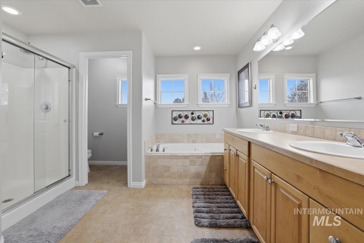 1579 E Ionia St, Meridian, Idaho 83642, 4 Bedrooms, 2.5 Bathrooms, Residential For Sale, Price $525,000,MLS 98976891