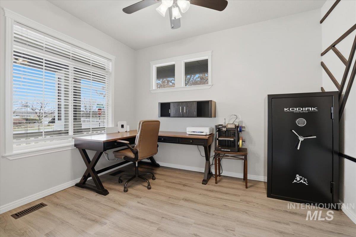 1579 E Ionia St, Meridian, Idaho 83642, 4 Bedrooms, 2.5 Bathrooms, Residential For Sale, Price $525,000,MLS 98976891