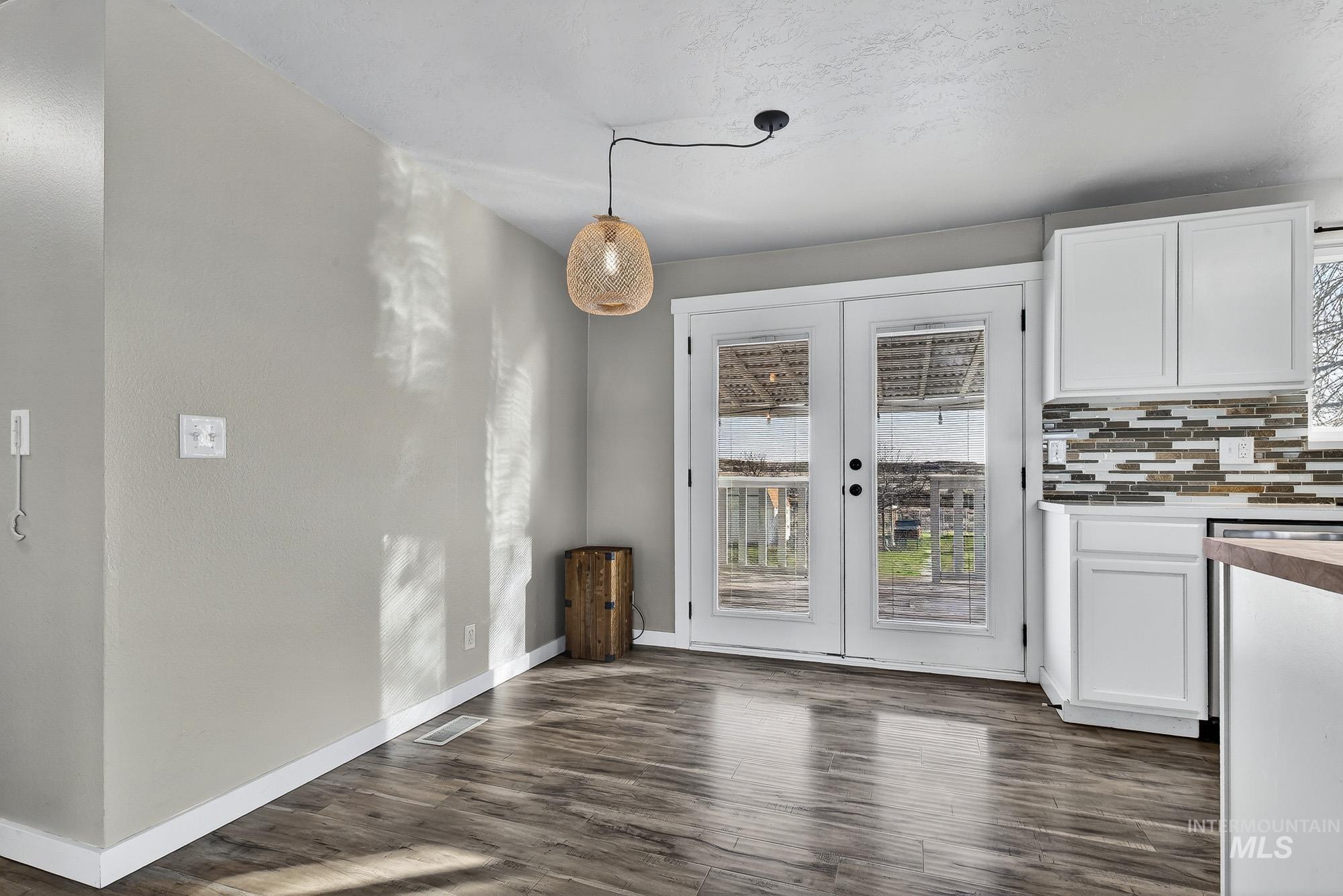 10001 W Fox Brush Dr, Boise, Idaho 83709, 4 Bedrooms, 2 Bathrooms, Residential For Sale, Price $468,900,MLS 98976893