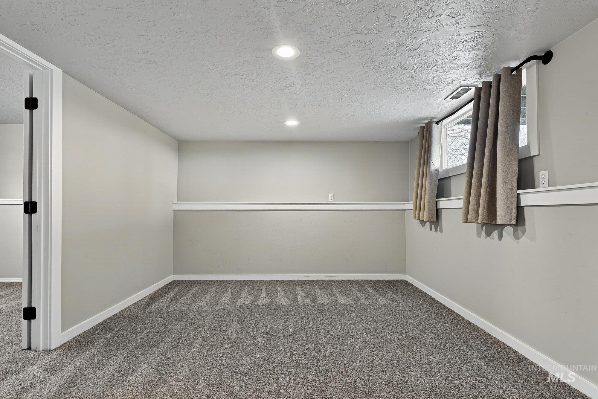 10001 W Fox Brush Dr, Boise, Idaho 83709, 4 Bedrooms, 2 Bathrooms, Residential For Sale, Price $468,900,MLS 98976893