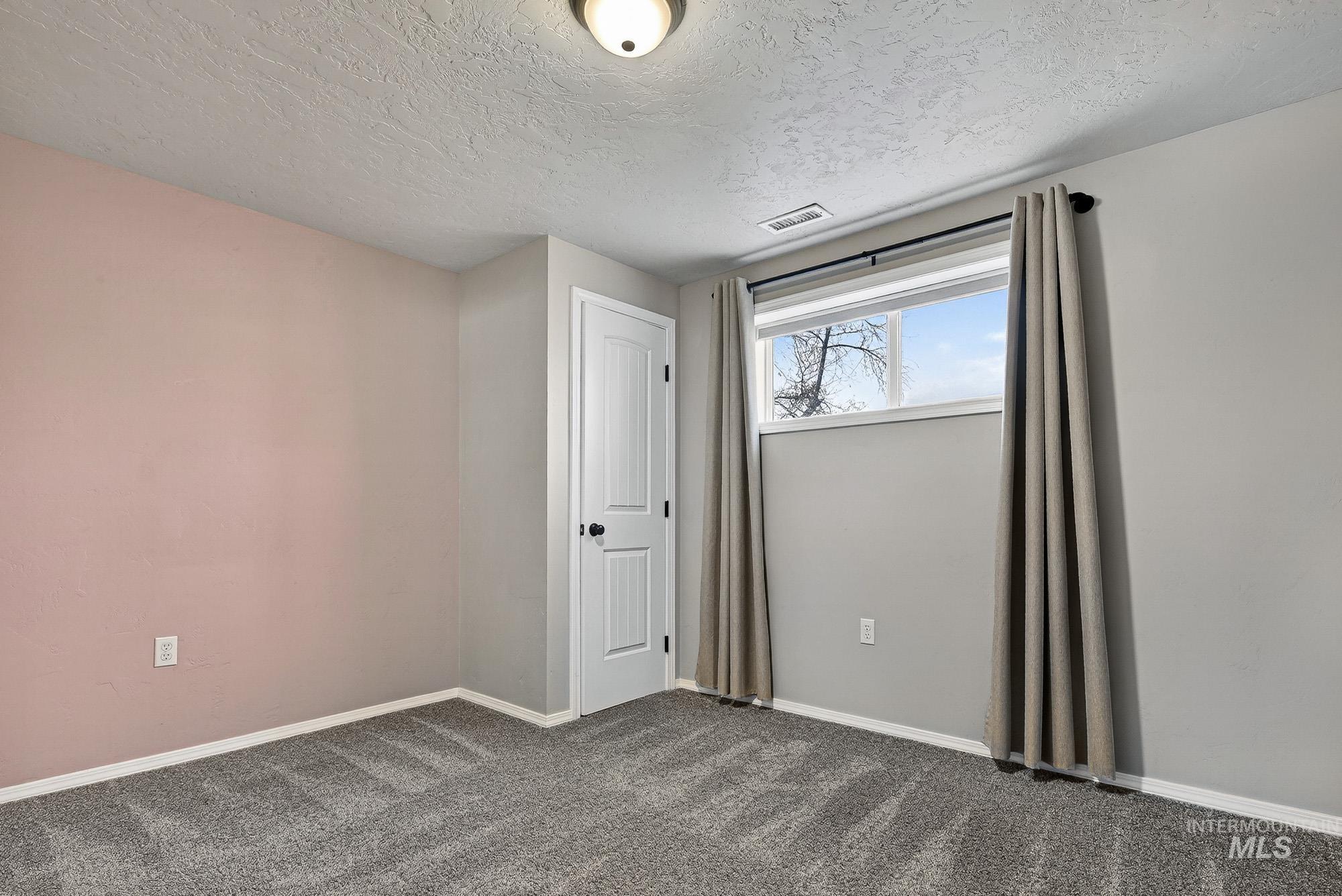 10001 W Fox Brush Dr, Boise, Idaho 83709, 4 Bedrooms, 2 Bathrooms, Residential For Sale, Price $468,900,MLS 98976893