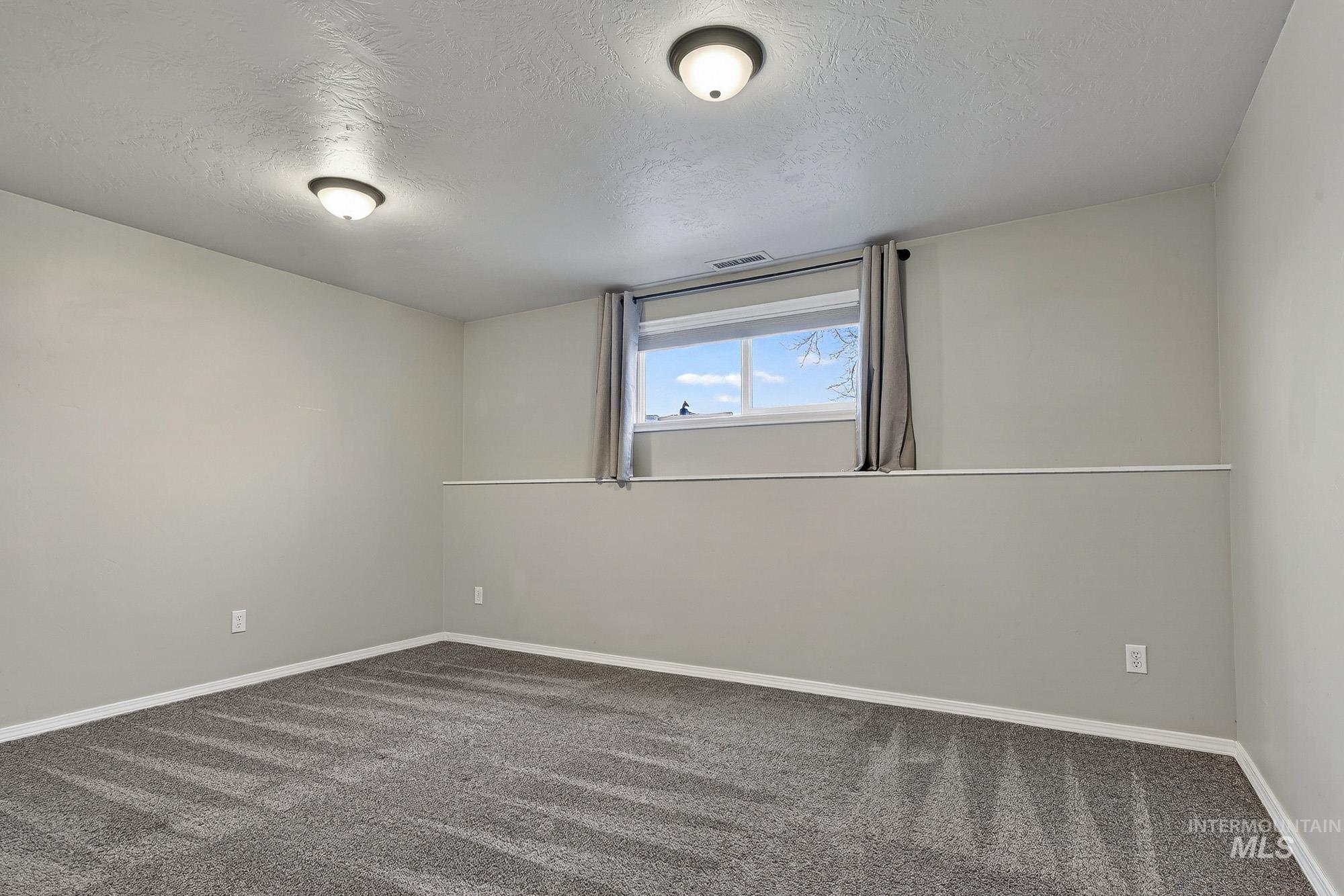 10001 W Fox Brush Dr, Boise, Idaho 83709, 4 Bedrooms, 2 Bathrooms, Residential For Sale, Price $468,900,MLS 98976893