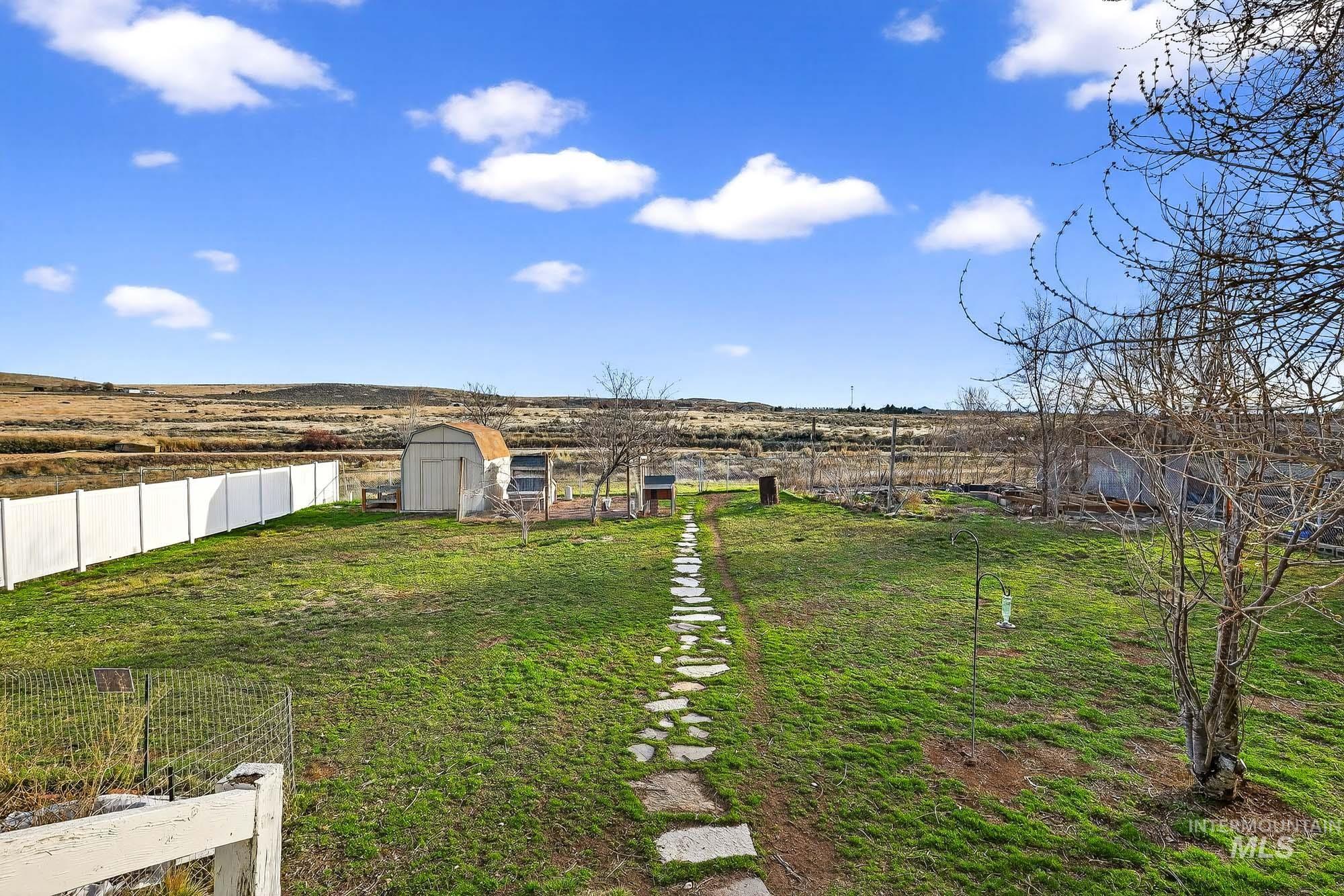 10001 W Fox Brush Dr, Boise, Idaho 83709, 4 Bedrooms, 2 Bathrooms, Residential For Sale, Price $468,900,MLS 98976893