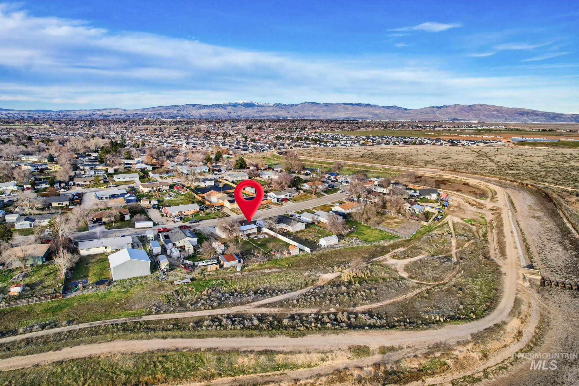 10001 W Fox Brush Dr, Boise, Idaho 83709, 4 Bedrooms, 2 Bathrooms, Residential For Sale, Price $468,900,MLS 98976893