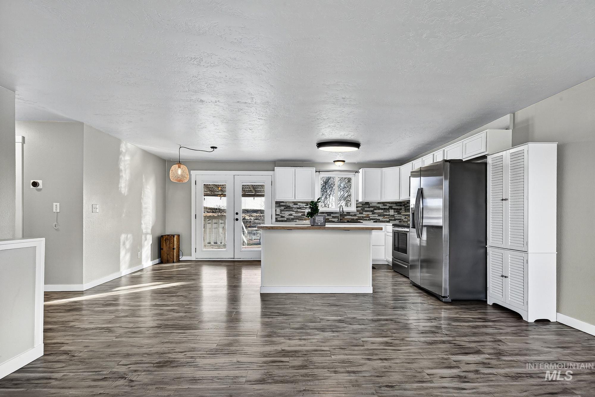 10001 W Fox Brush Dr, Boise, Idaho 83709, 4 Bedrooms, 2 Bathrooms, Residential For Sale, Price $468,900,MLS 98976893