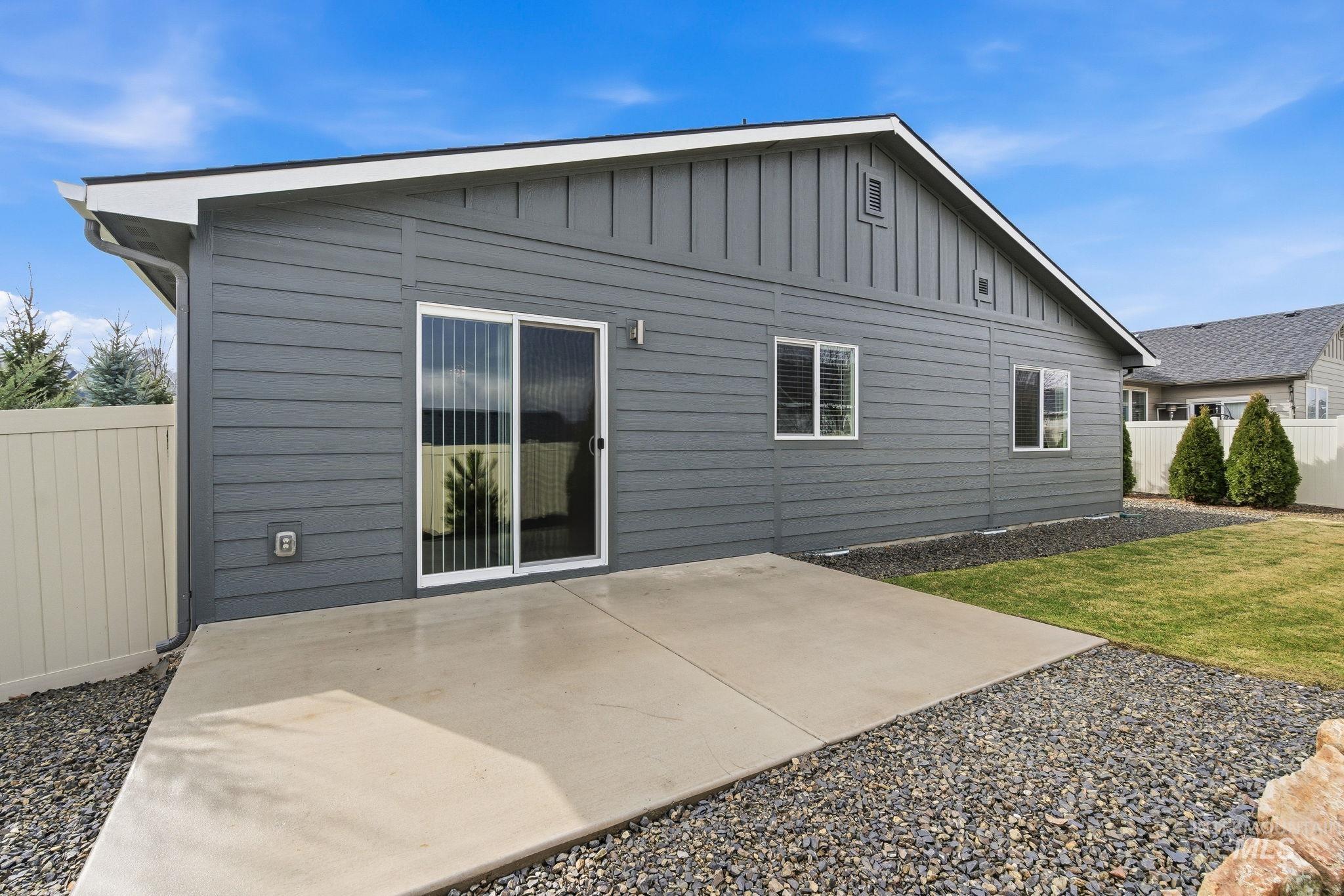 1916 W Henrys Fork Drive, Meridian, Idaho 83642, 4 Bedrooms, 2 Bathrooms, Residential For Sale, Price $515,500,MLS 98976895